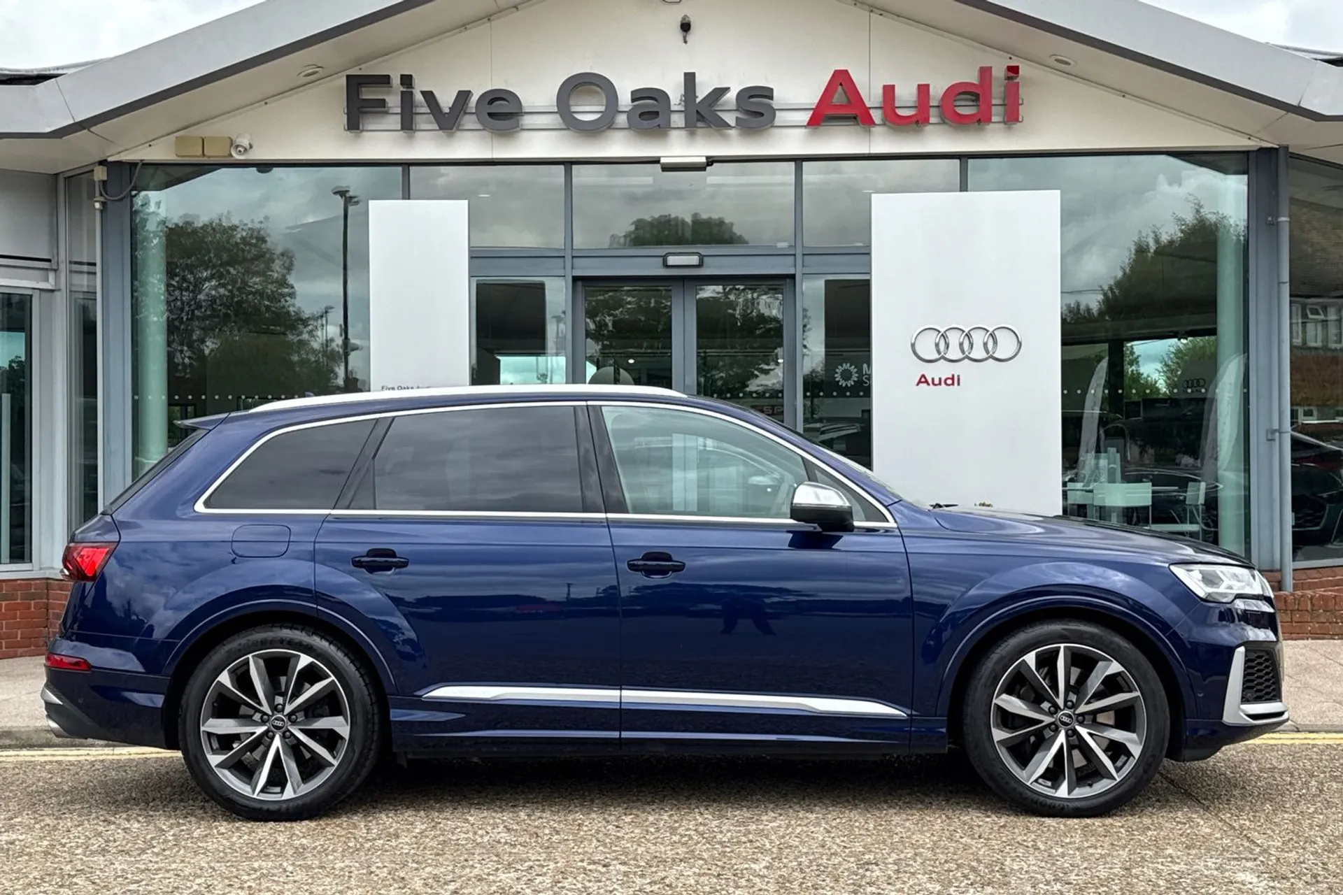 Audi Q7 thumbnail image number 2