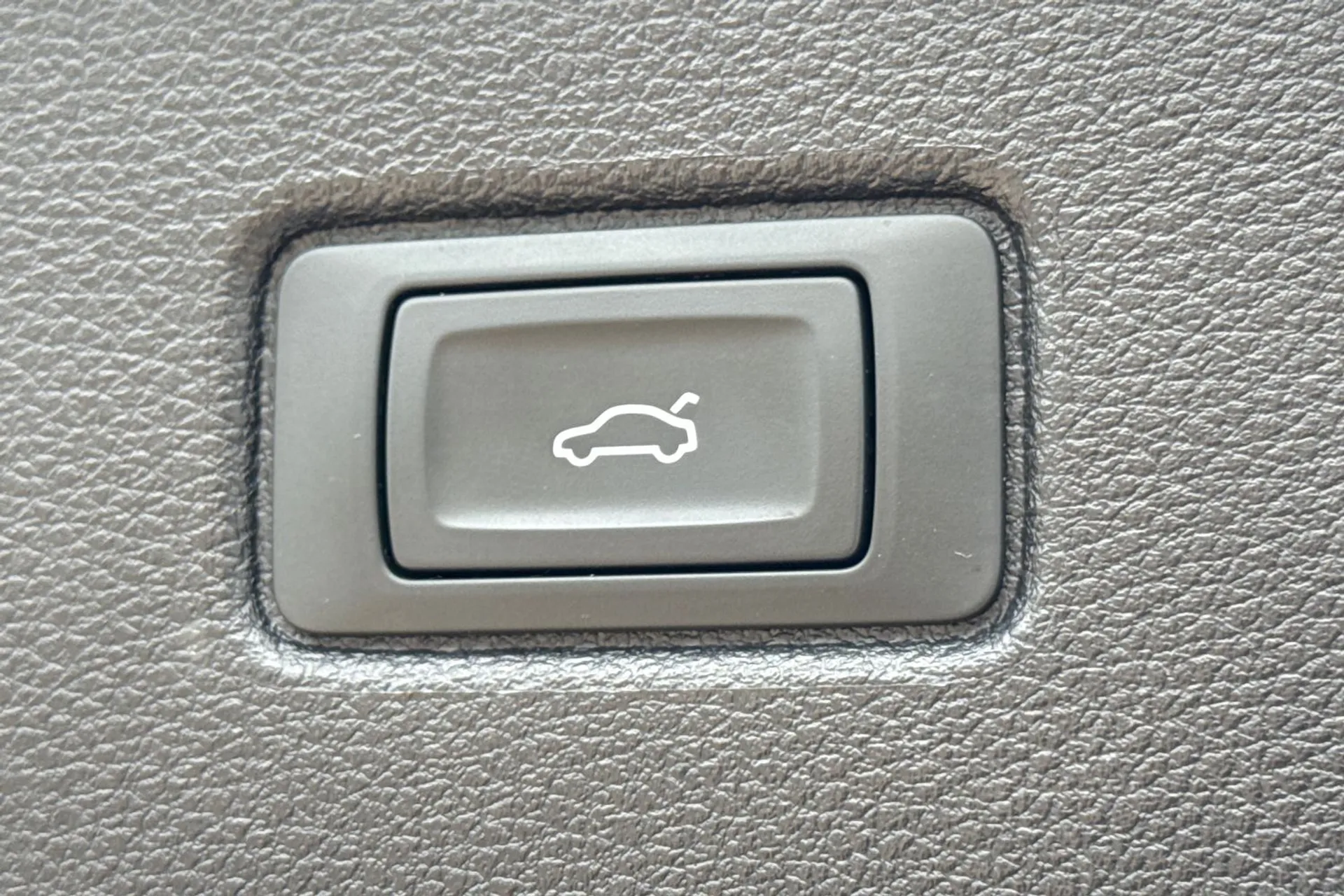 Audi Q7 thumbnail image number 36