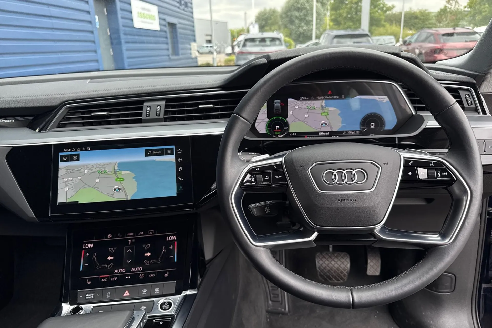 Audi e-tron thumbnail image number 37