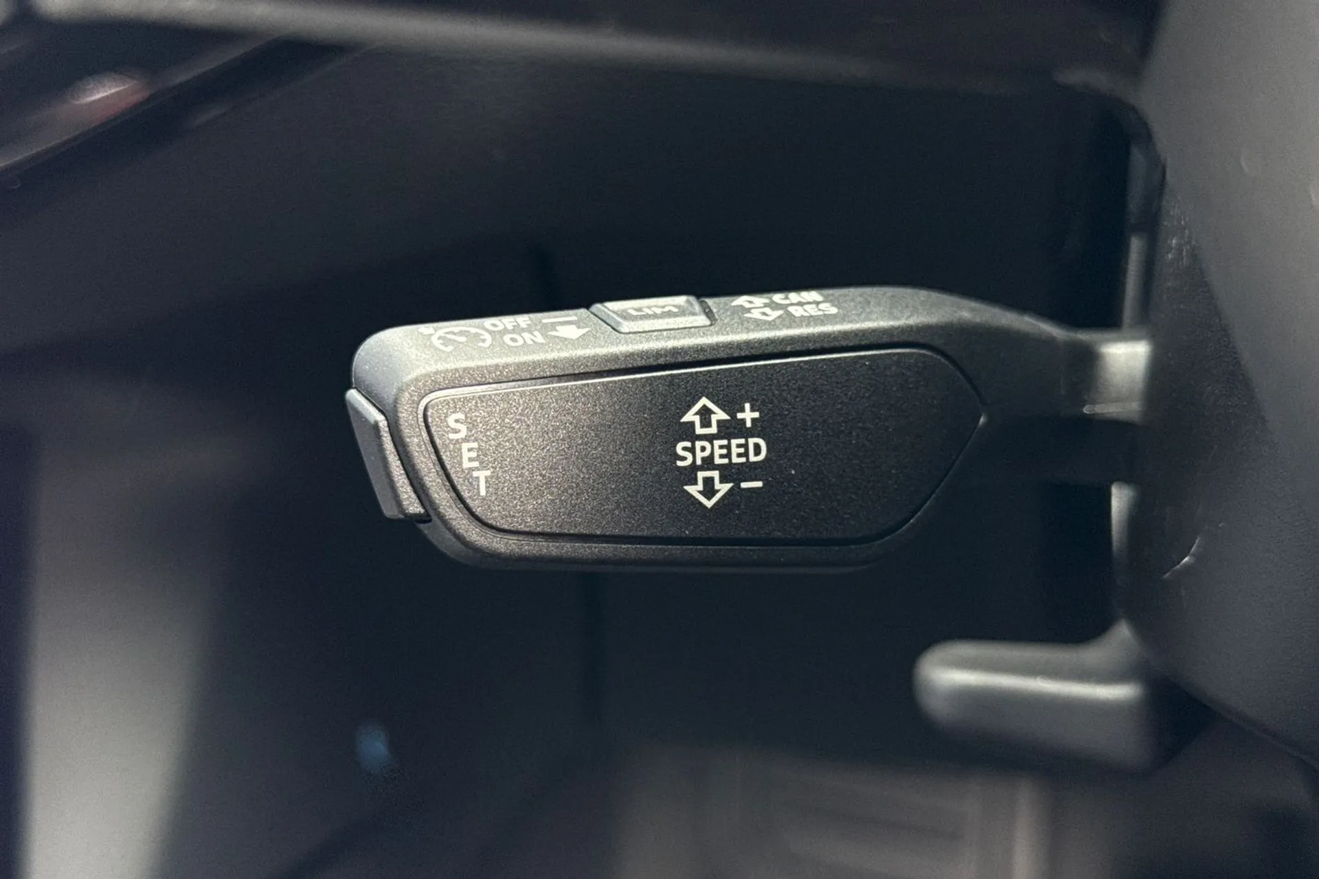 Audi e-tron thumbnail image number 42