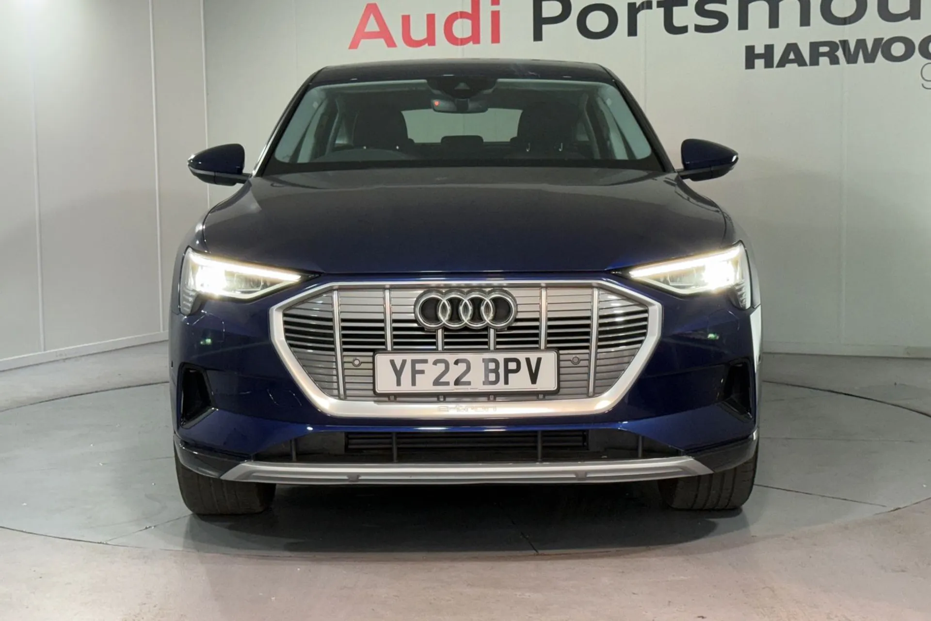 Audi e-tron thumbnail image number 6