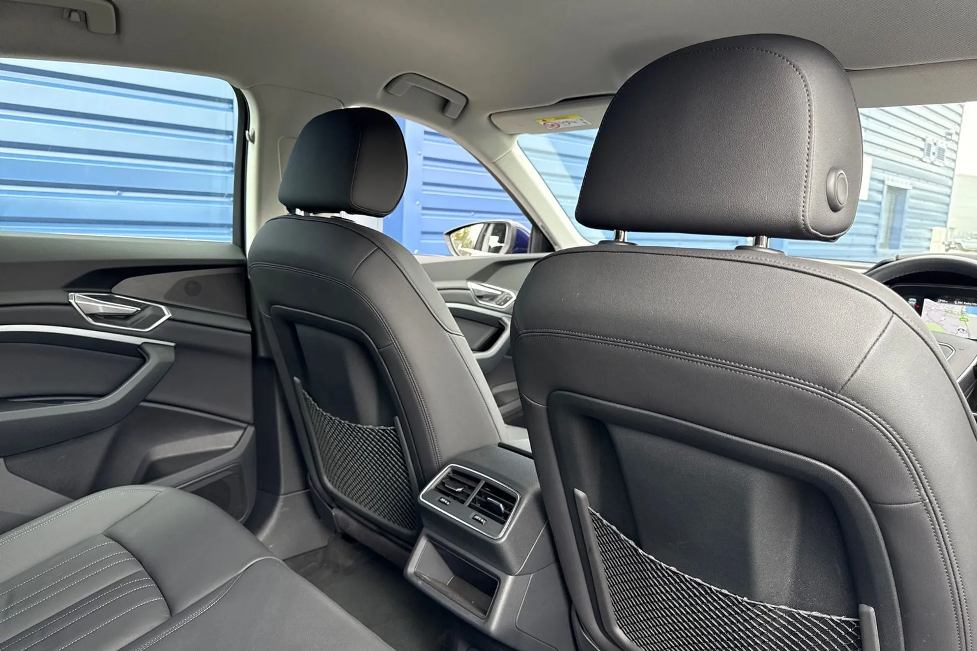 Audi e-tron thumbnail image number 23