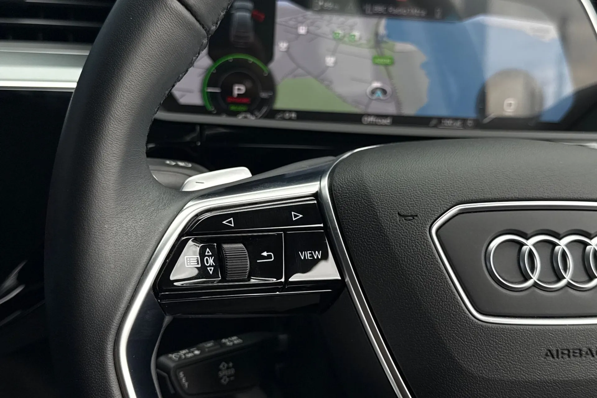 Audi e-tron thumbnail image number 39