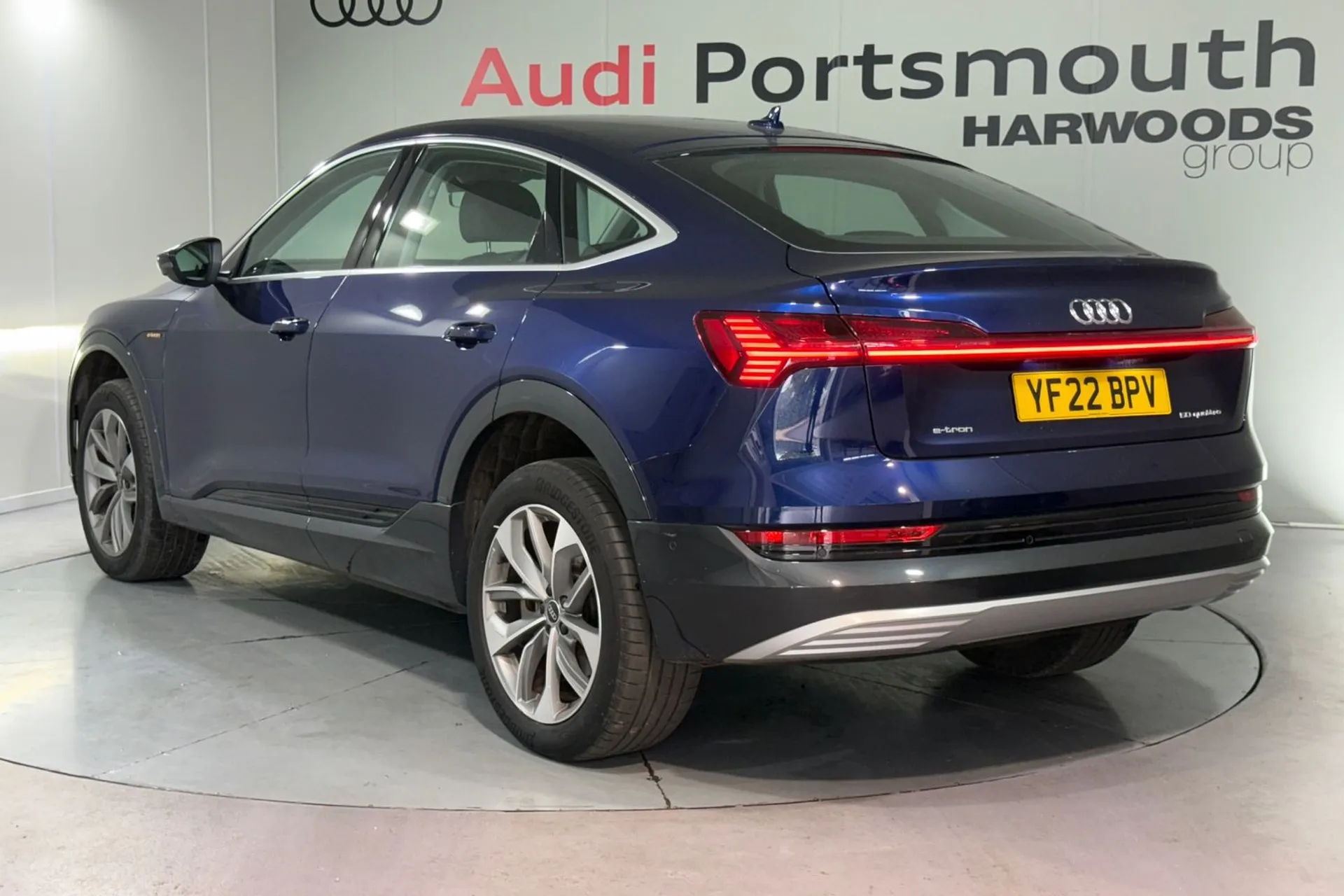Audi e-tron thumbnail image number 11