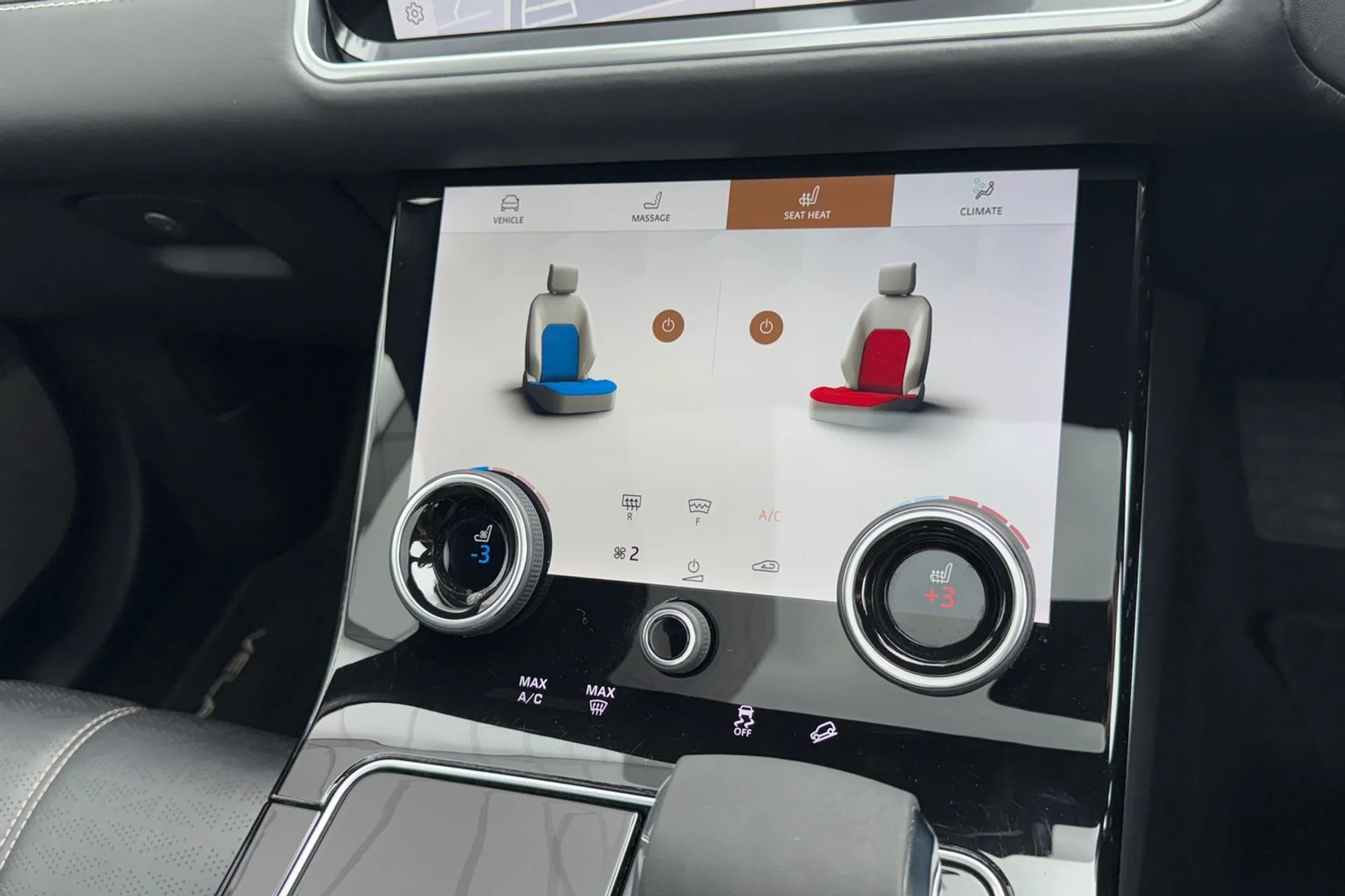 LAND ROVER RANGE ROVER VELAR thumbnail image number 19