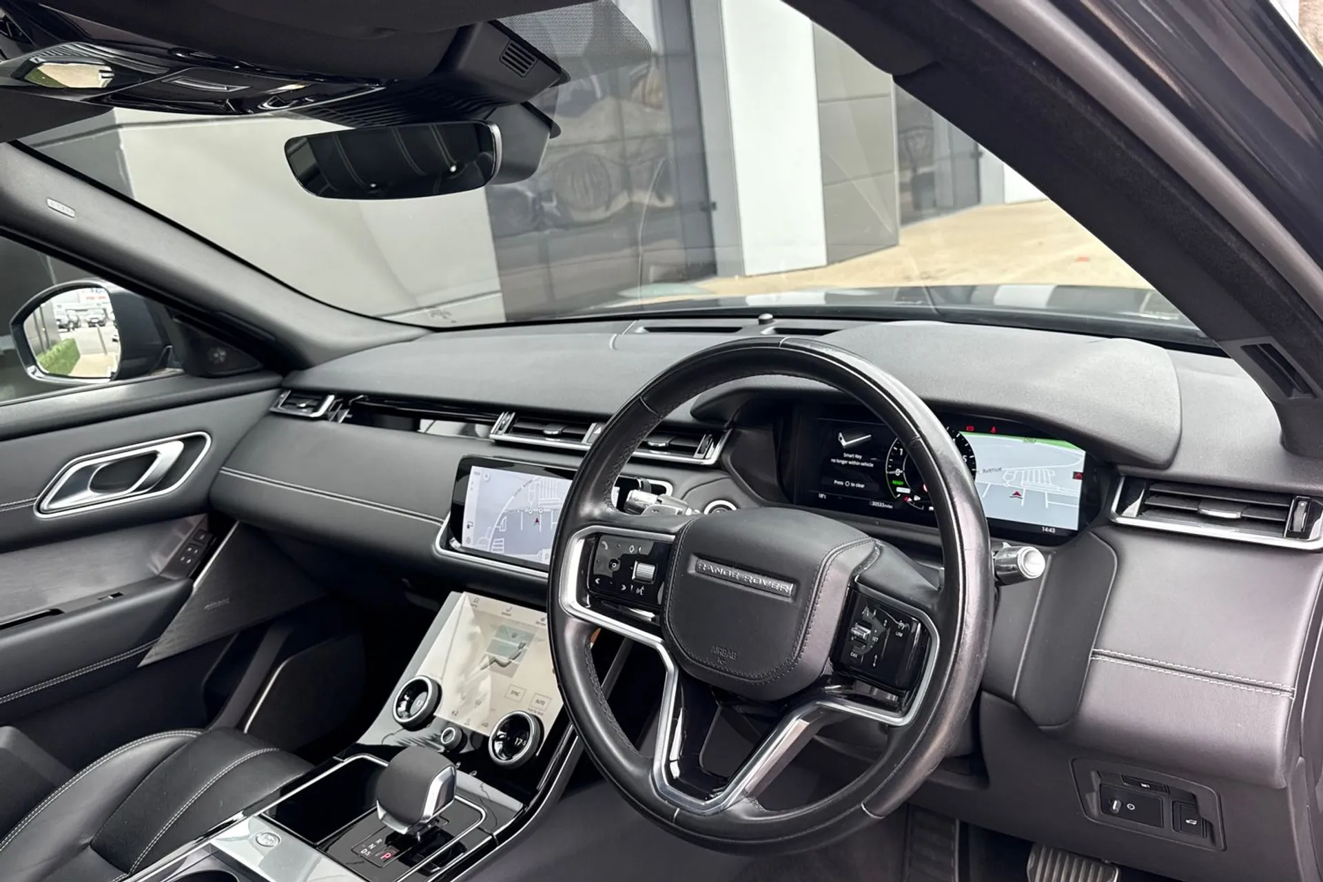 LAND ROVER RANGE ROVER VELAR thumbnail image number 17