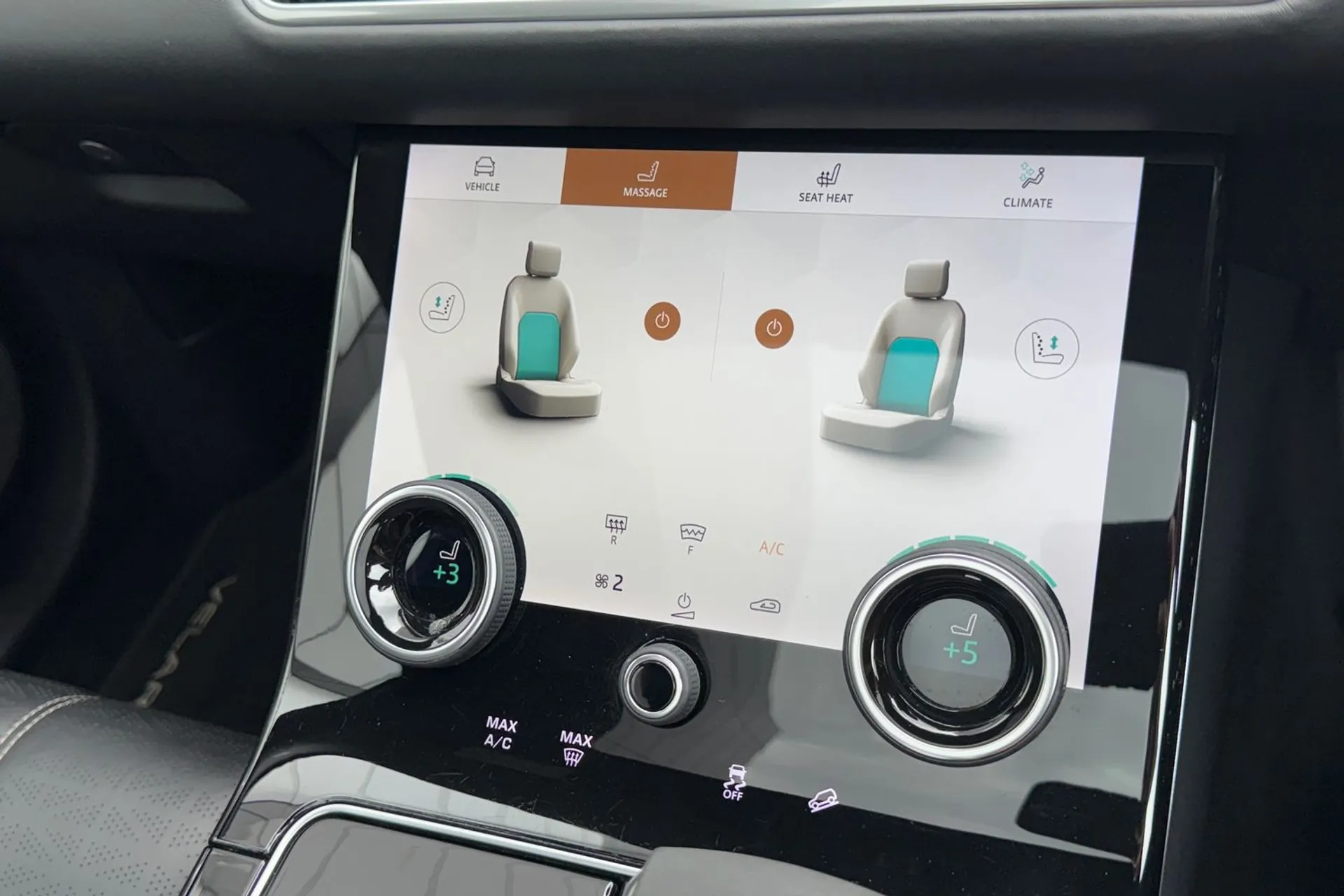 LAND ROVER RANGE ROVER VELAR thumbnail image number 20