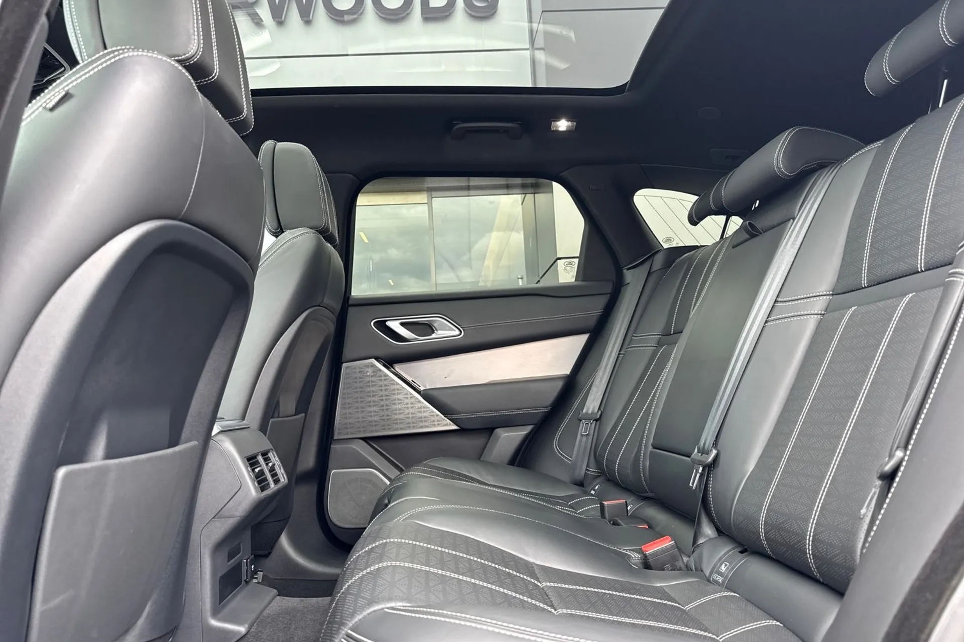 LAND ROVER RANGE ROVER VELAR thumbnail image number 58