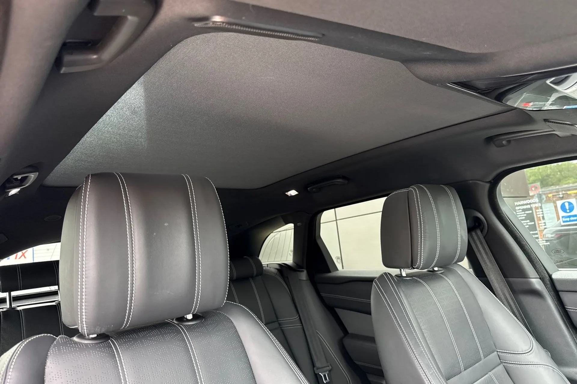 LAND ROVER RANGE ROVER VELAR thumbnail image number 13
