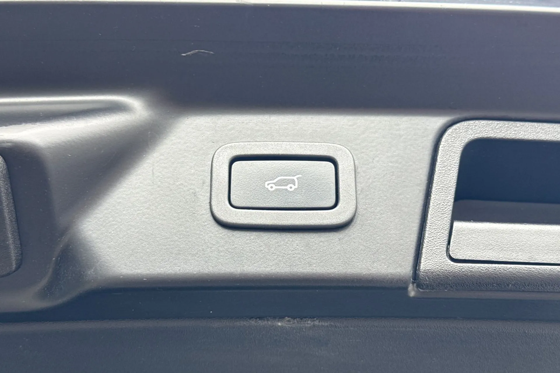 LAND ROVER RANGE ROVER VELAR thumbnail image number 47
