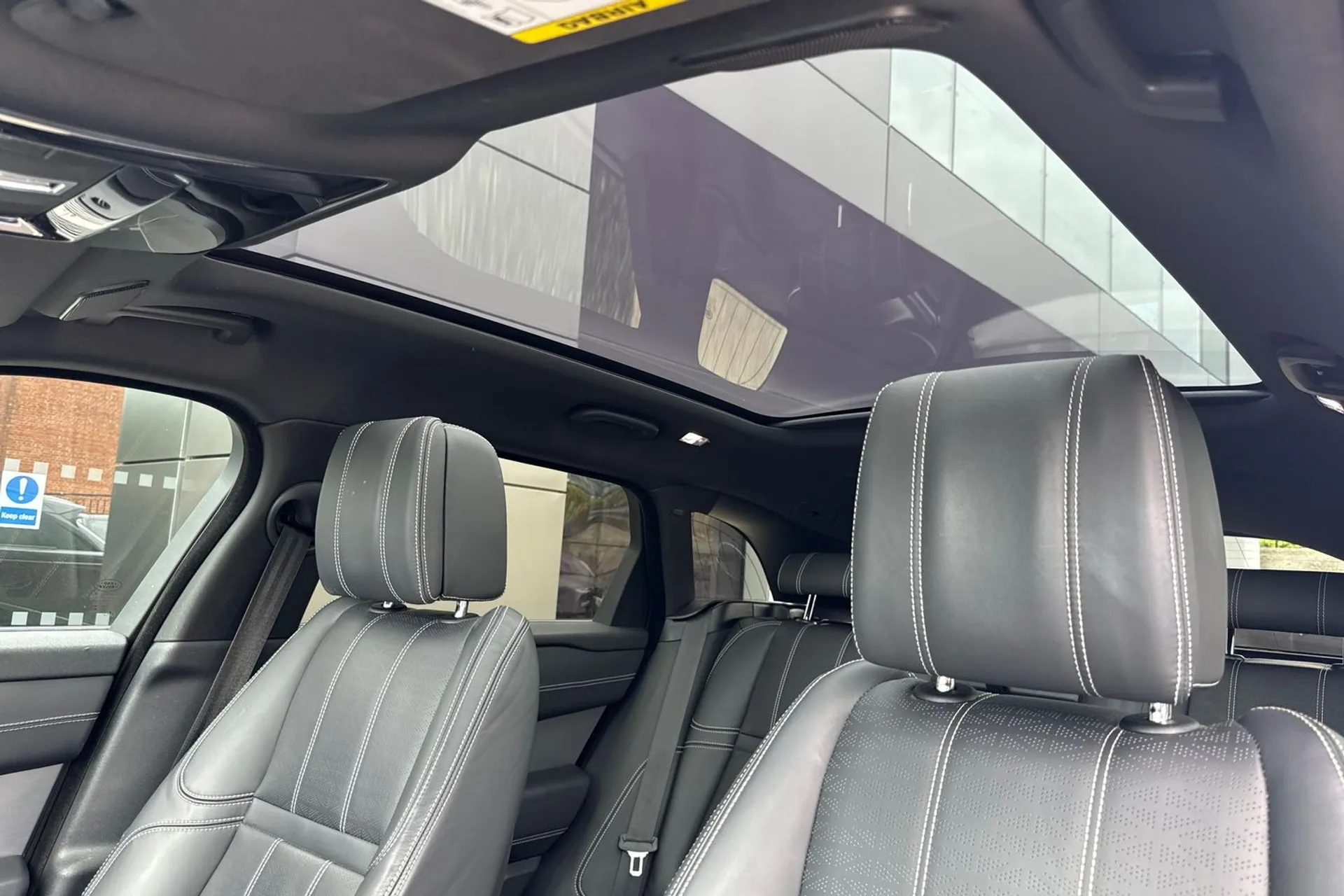 LAND ROVER RANGE ROVER VELAR thumbnail image number 57