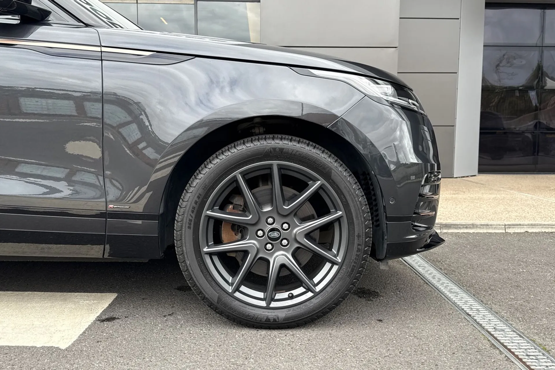 LAND ROVER RANGE ROVER VELAR thumbnail image number 24
