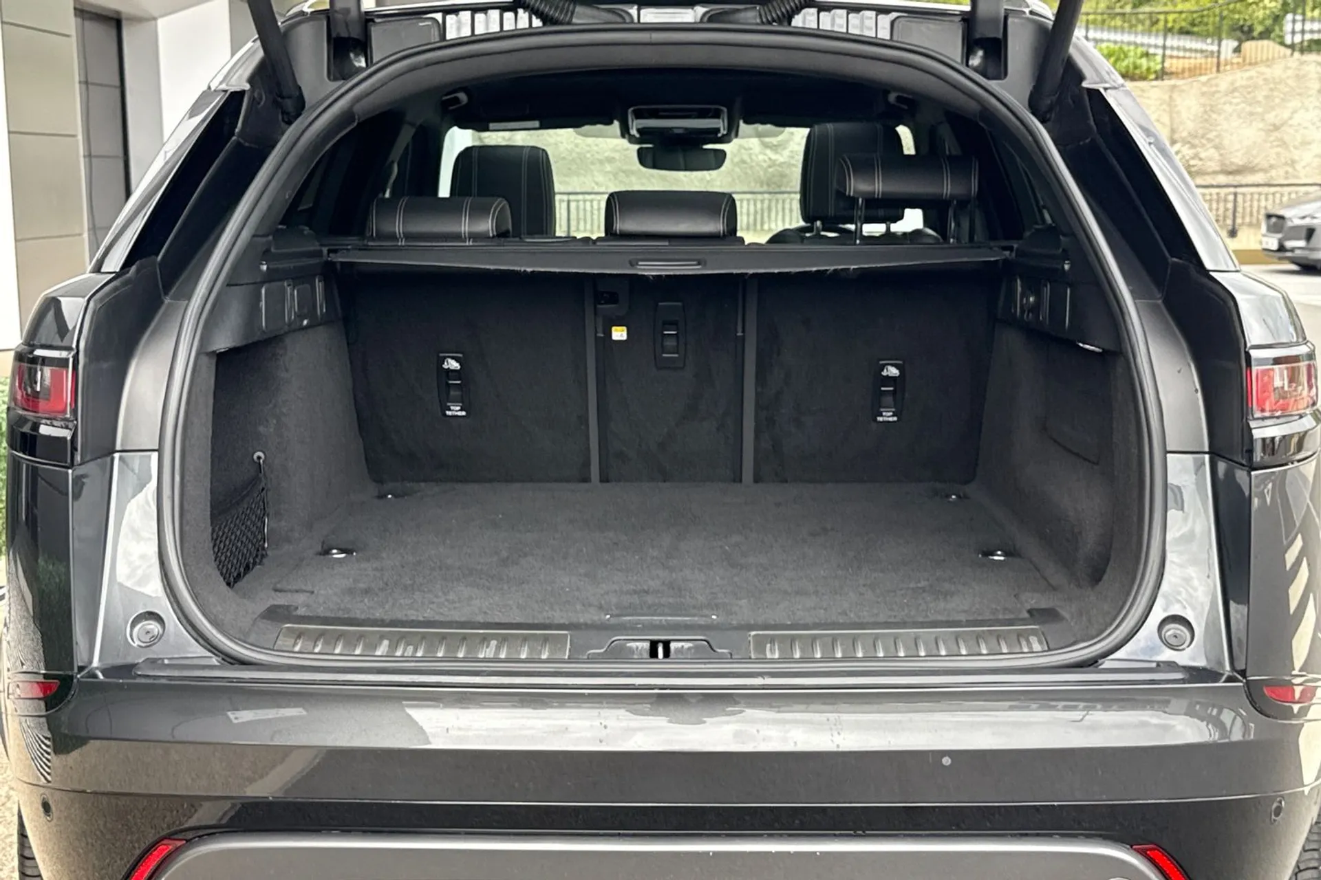 LAND ROVER RANGE ROVER VELAR thumbnail image number 46