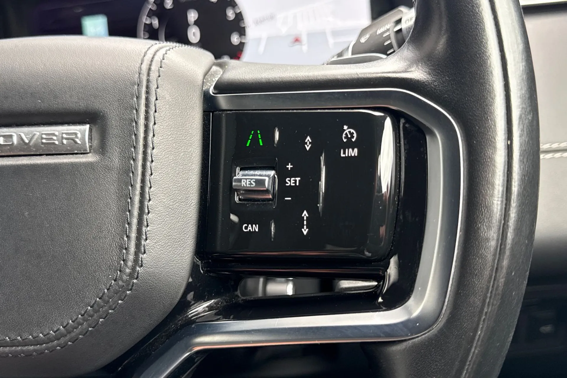 LAND ROVER RANGE ROVER VELAR thumbnail image number 34