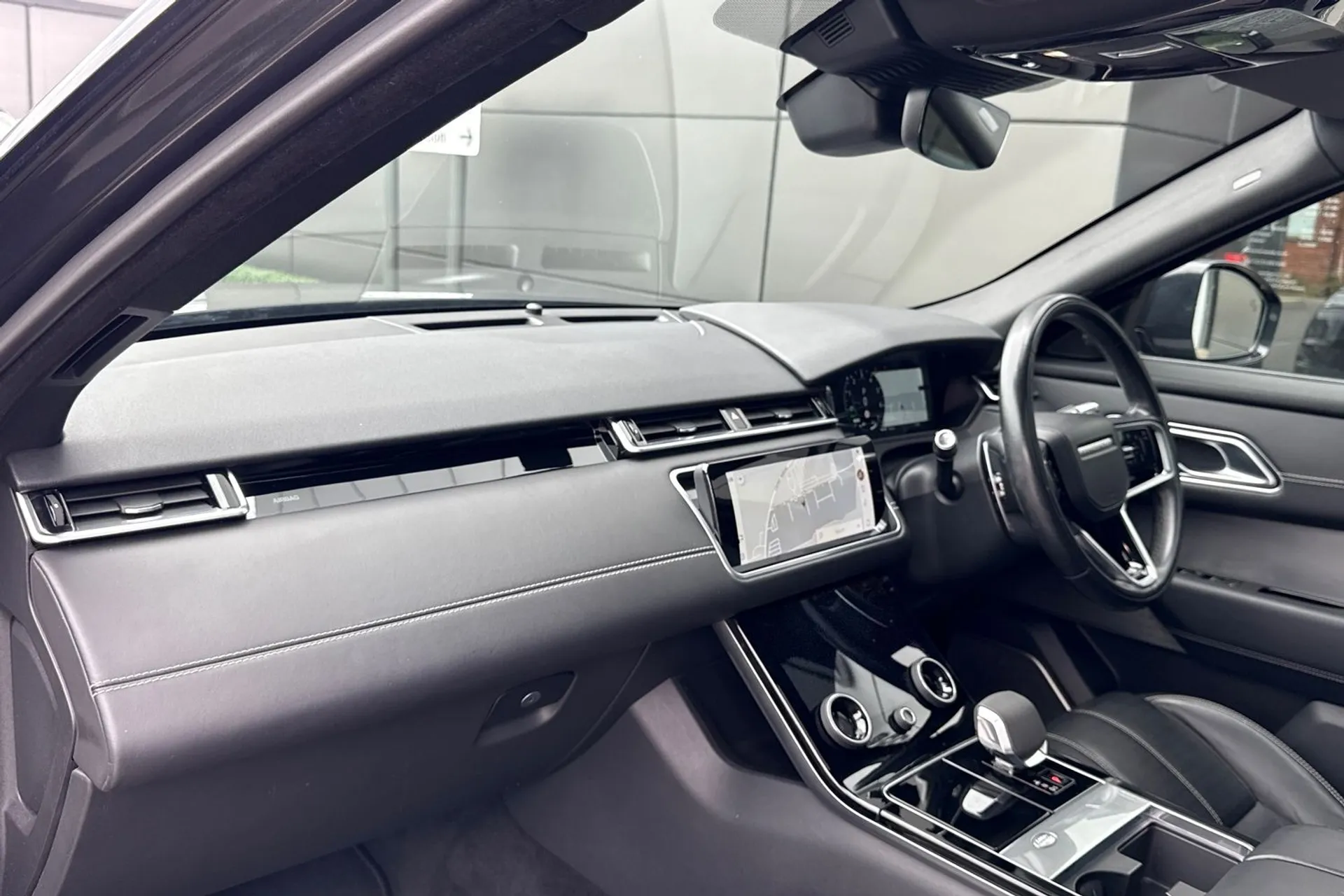 LAND ROVER RANGE ROVER VELAR thumbnail image number 54