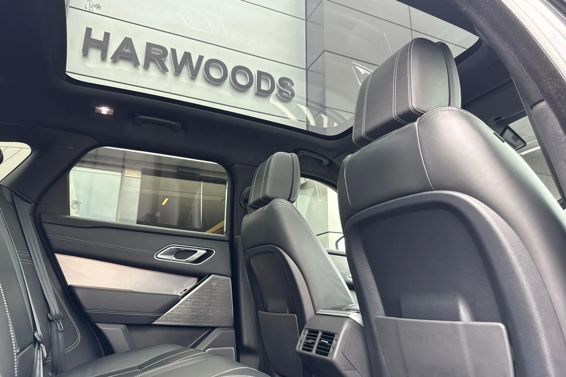 LAND ROVER RANGE ROVER VELAR thumbnail image number 50