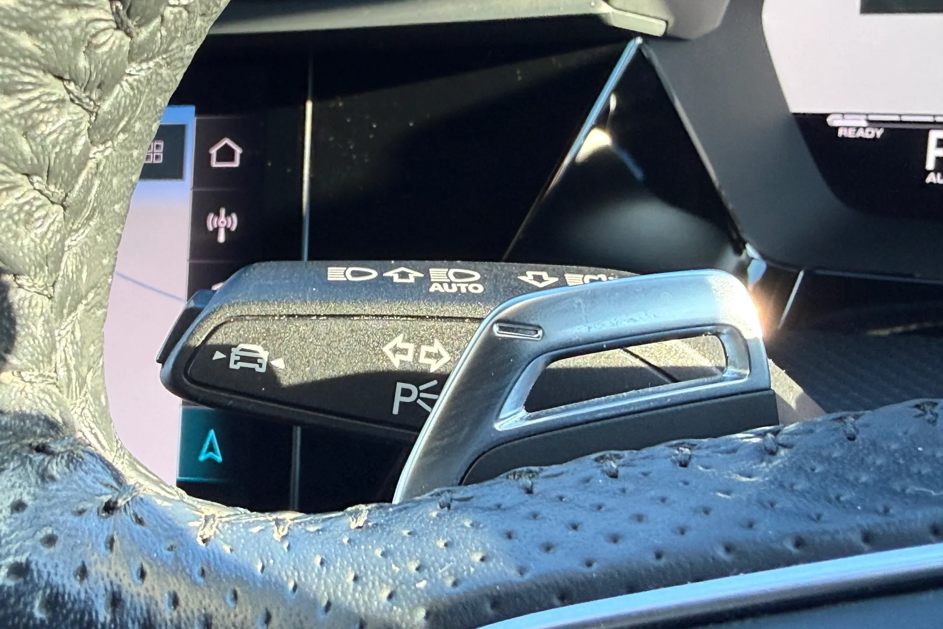 Audi RS3 thumbnail image number 25