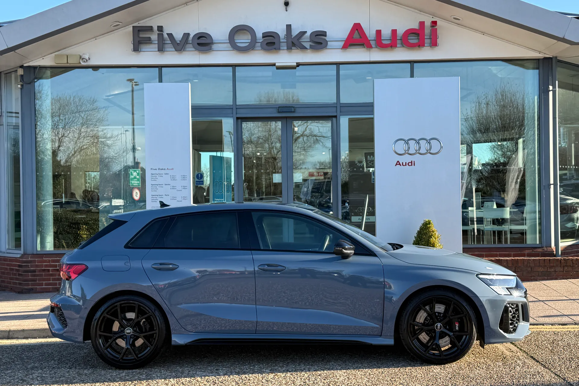 Audi RS3 thumbnail image number 2