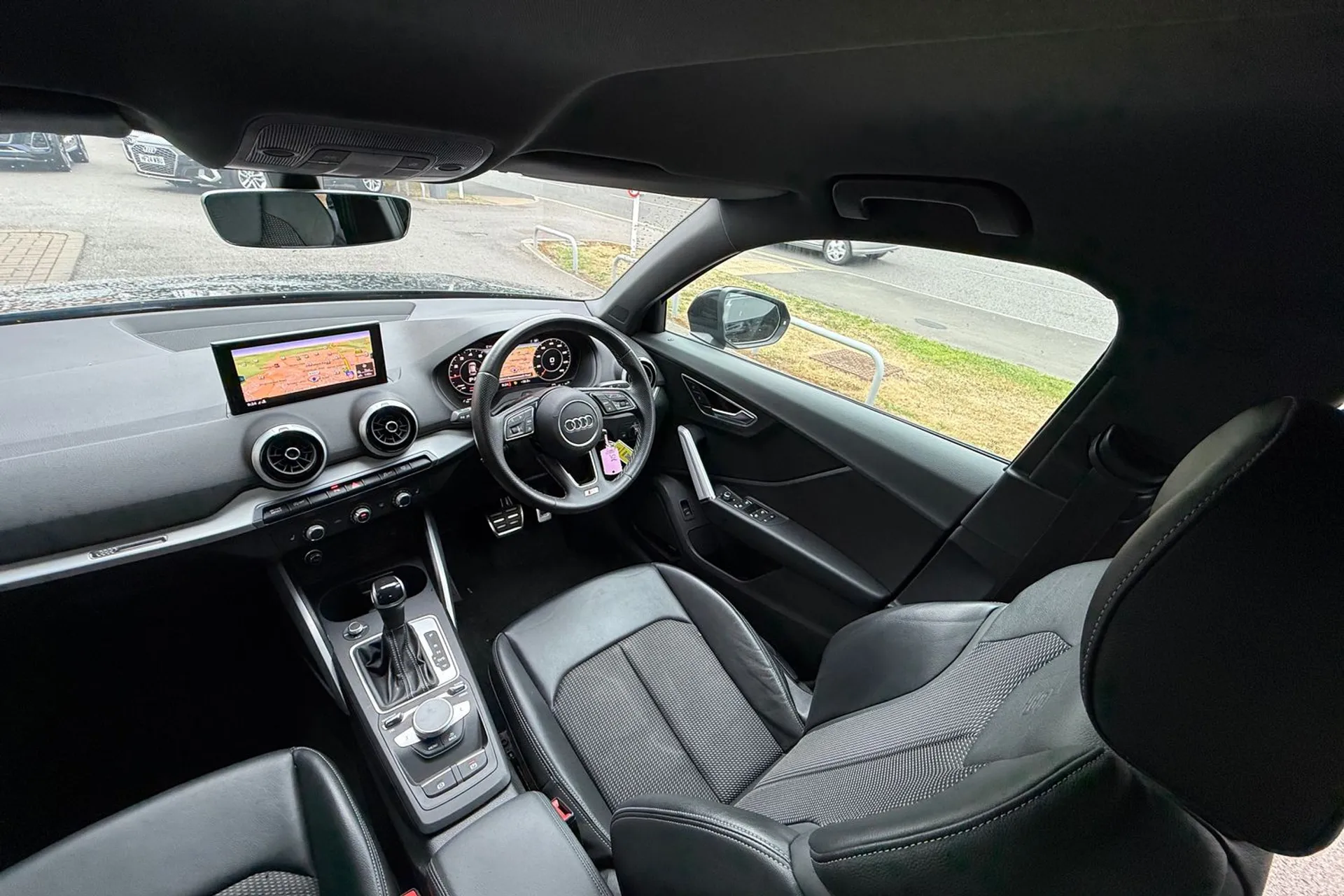Audi Q2 thumbnail image number 33