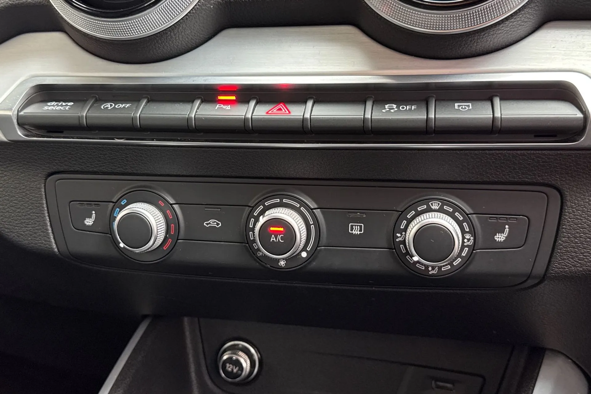 Audi Q2 thumbnail image number 38