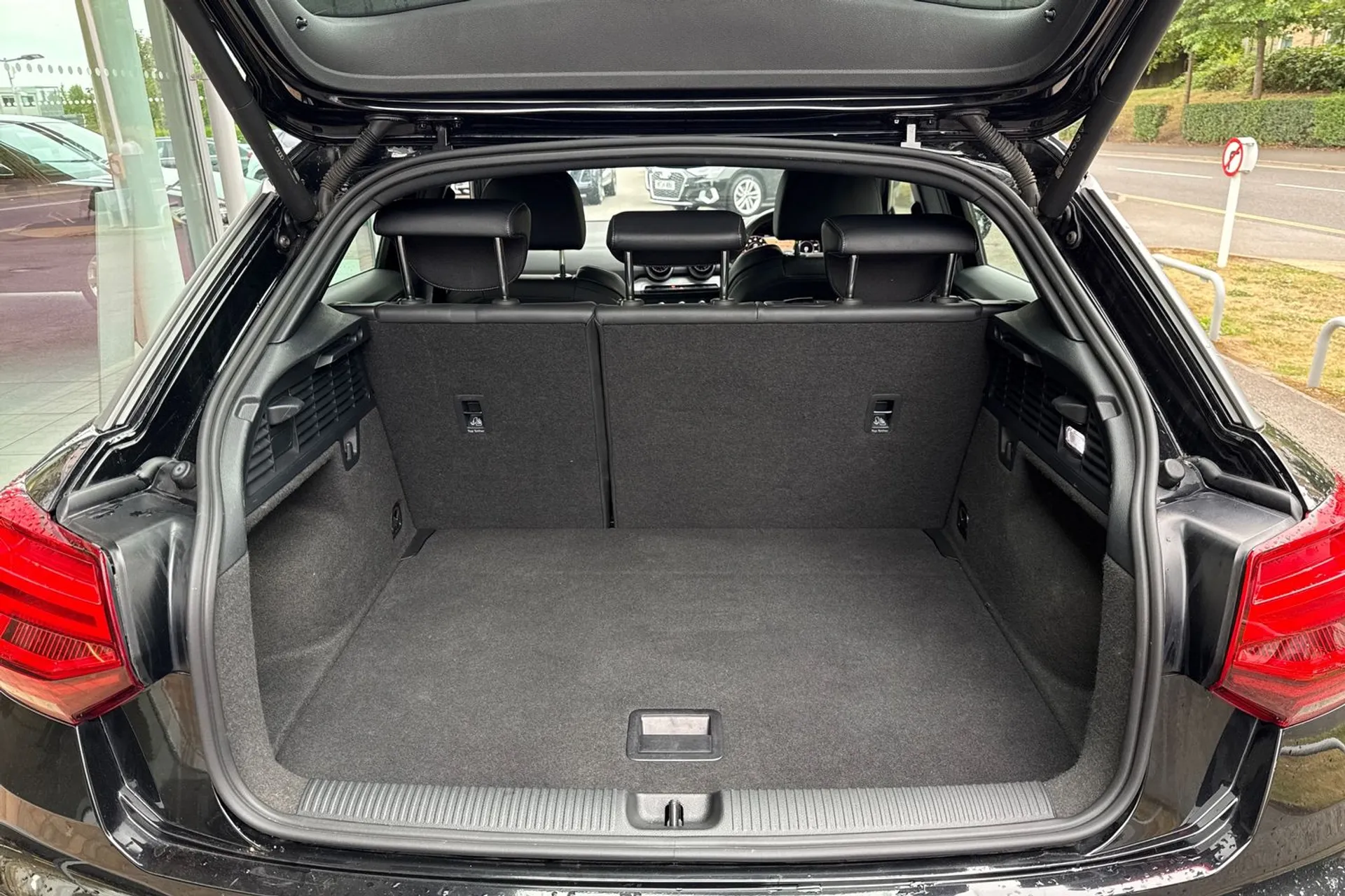 Audi Q2 thumbnail image number 18
