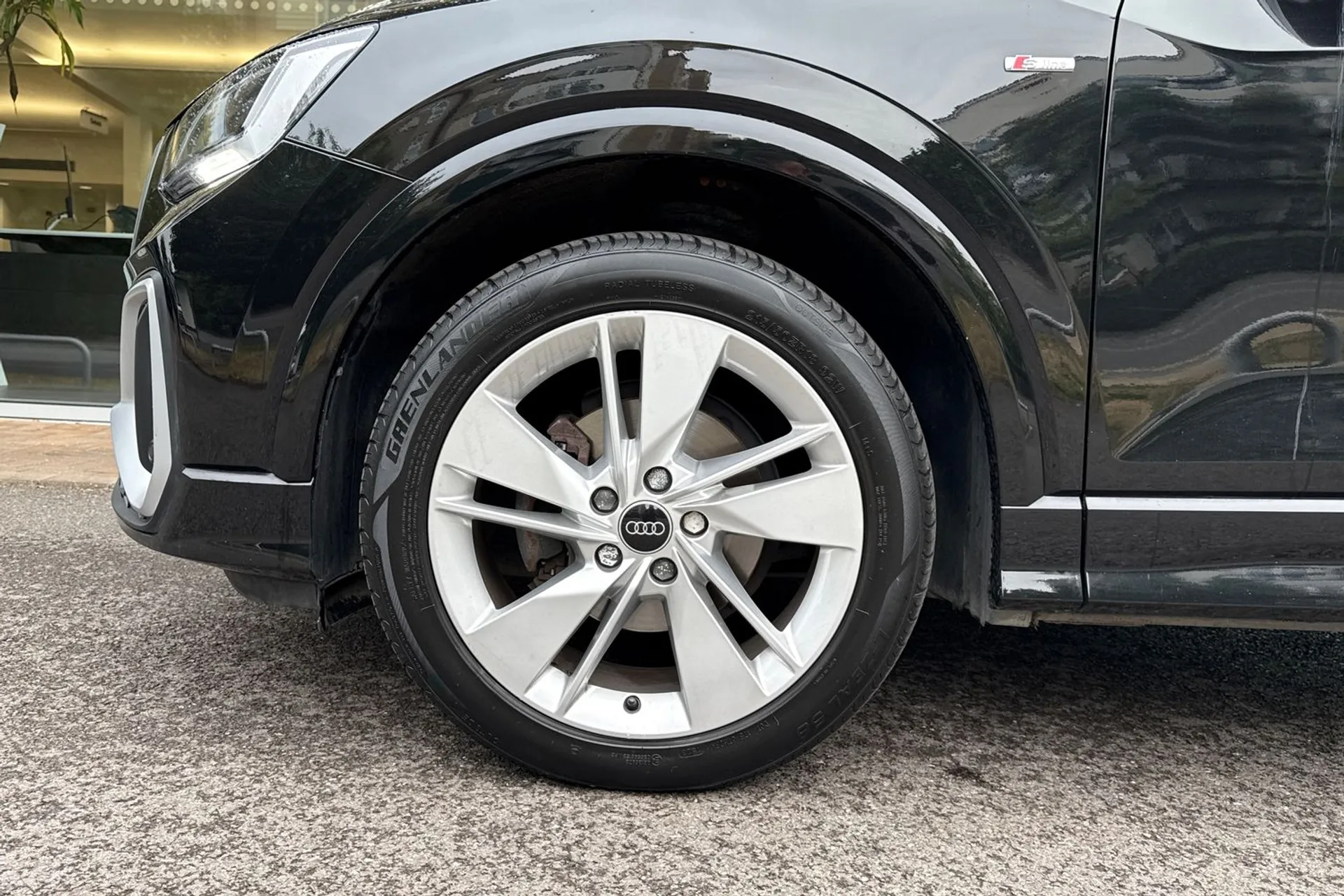 Audi Q2 thumbnail image number 12