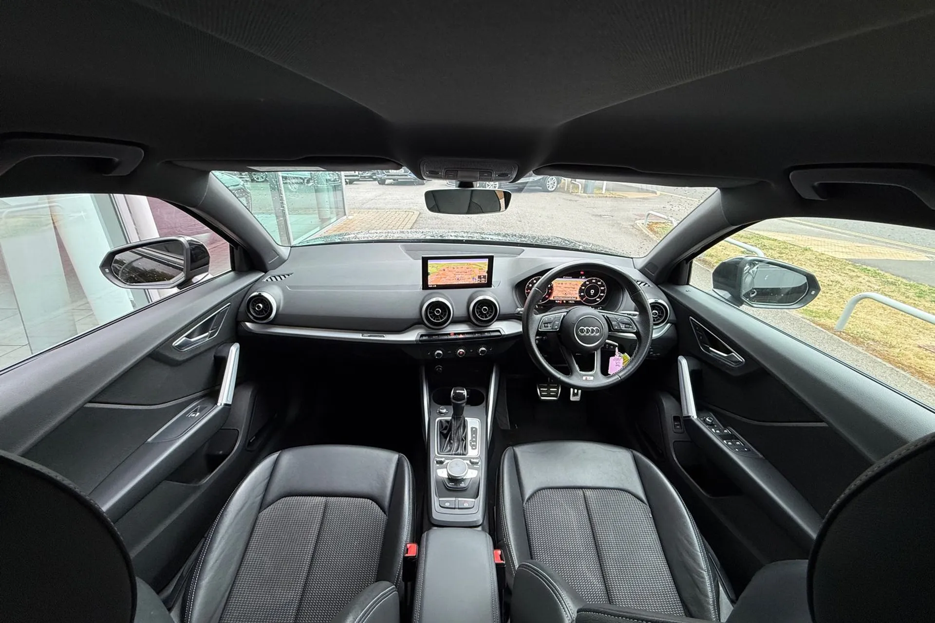 Audi Q2 thumbnail image number 31