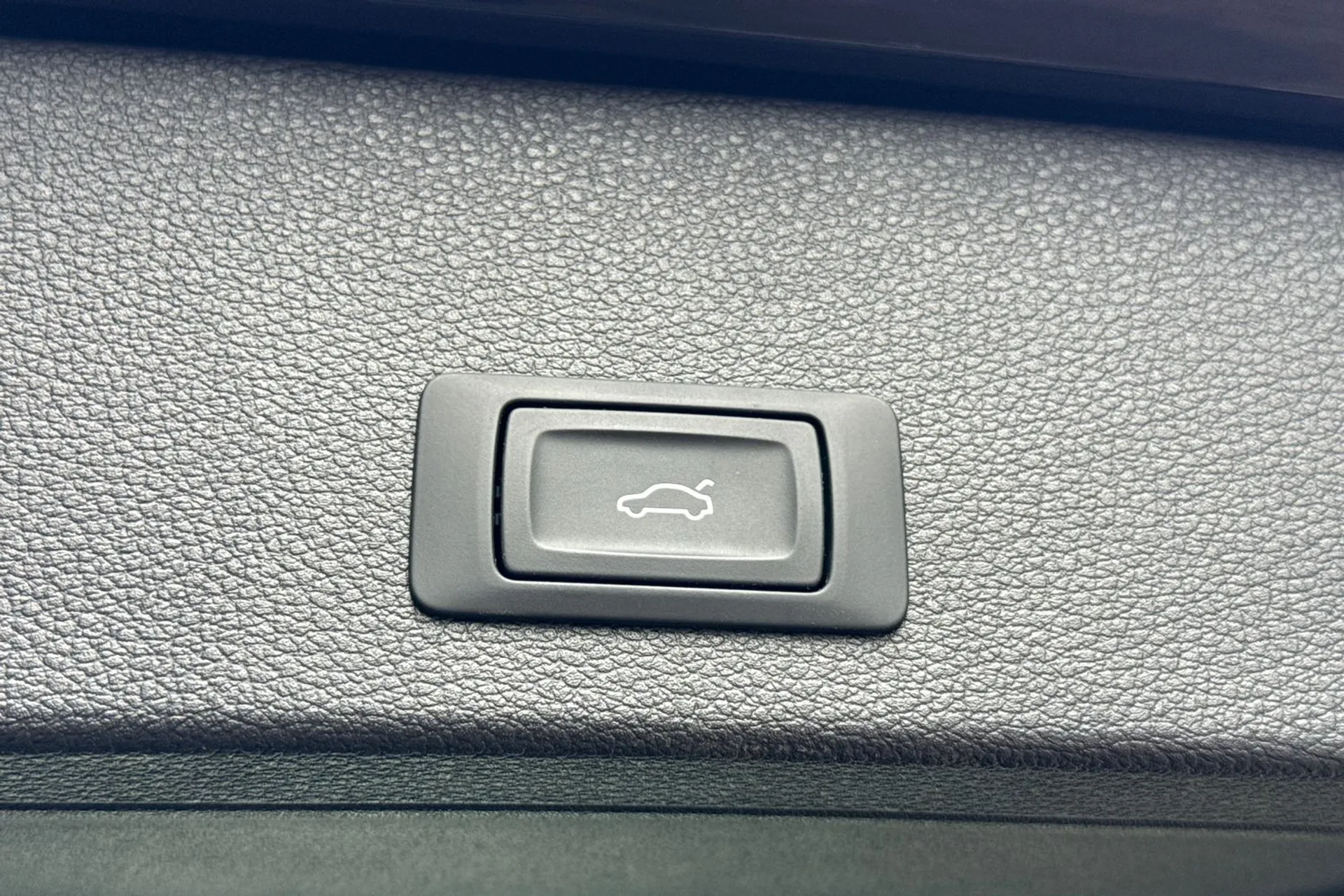 Audi Q2 thumbnail image number 19