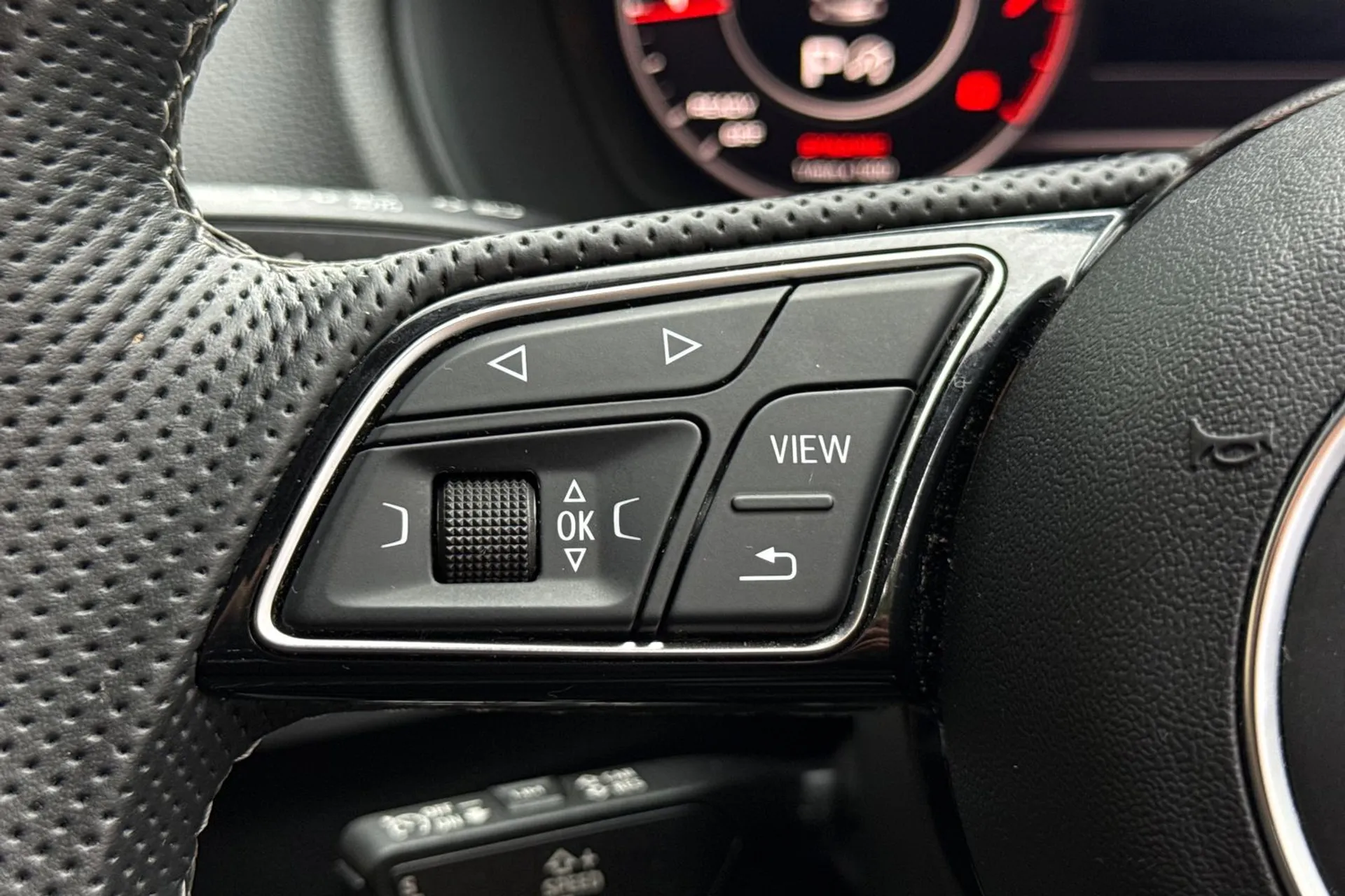 Audi Q2 thumbnail image number 35
