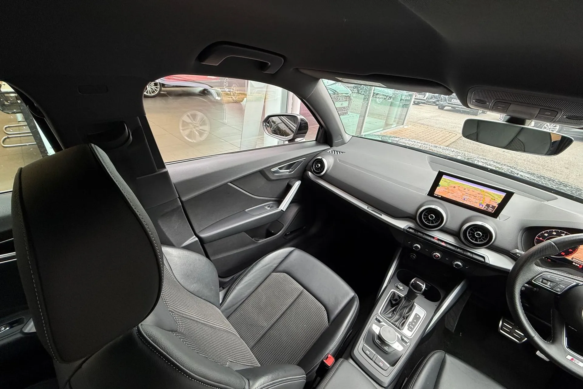 Audi Q2 thumbnail image number 32