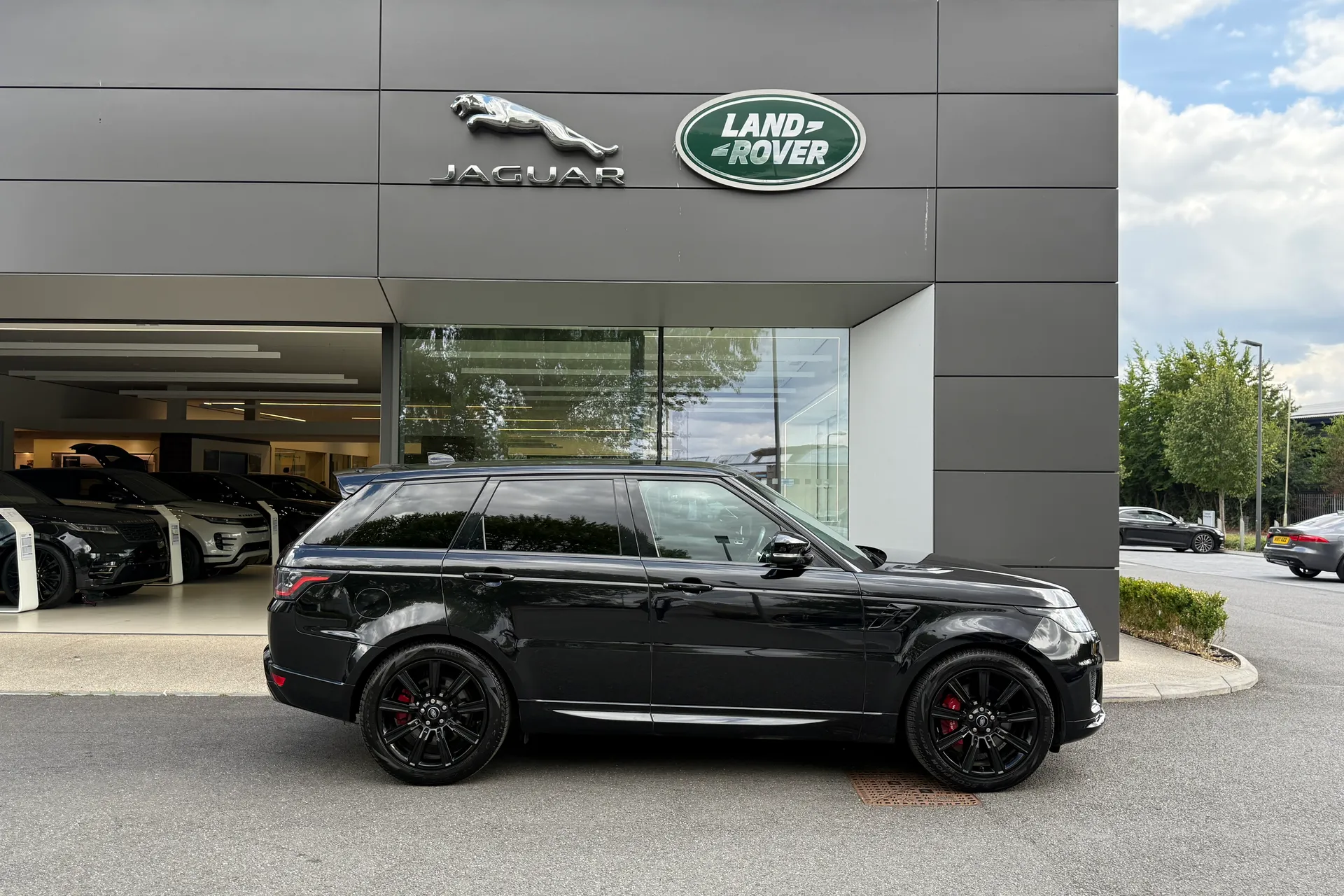 LAND ROVER RANGE ROVER SPORT thumbnail image number 2