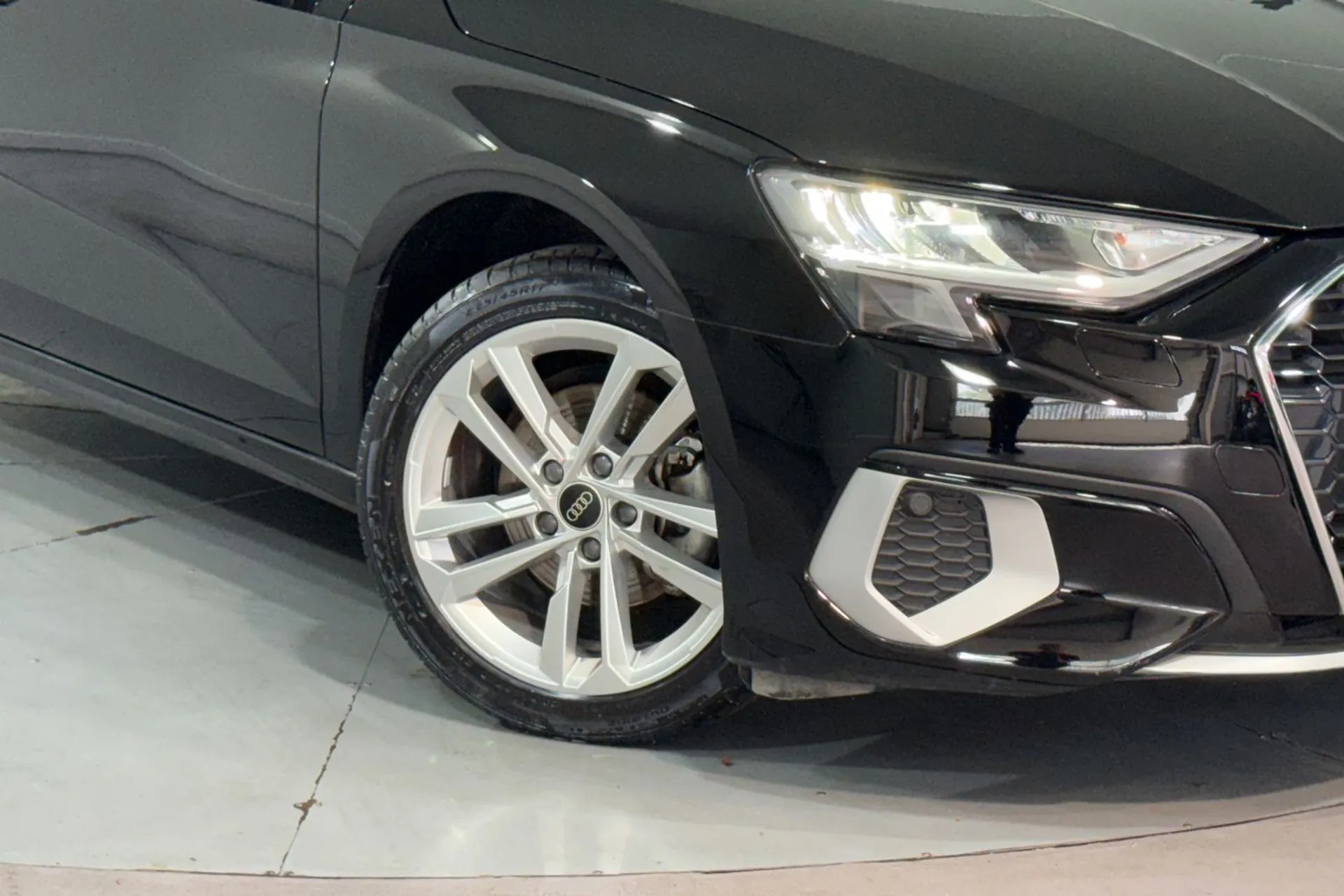 Audi A3 thumbnail image number 9