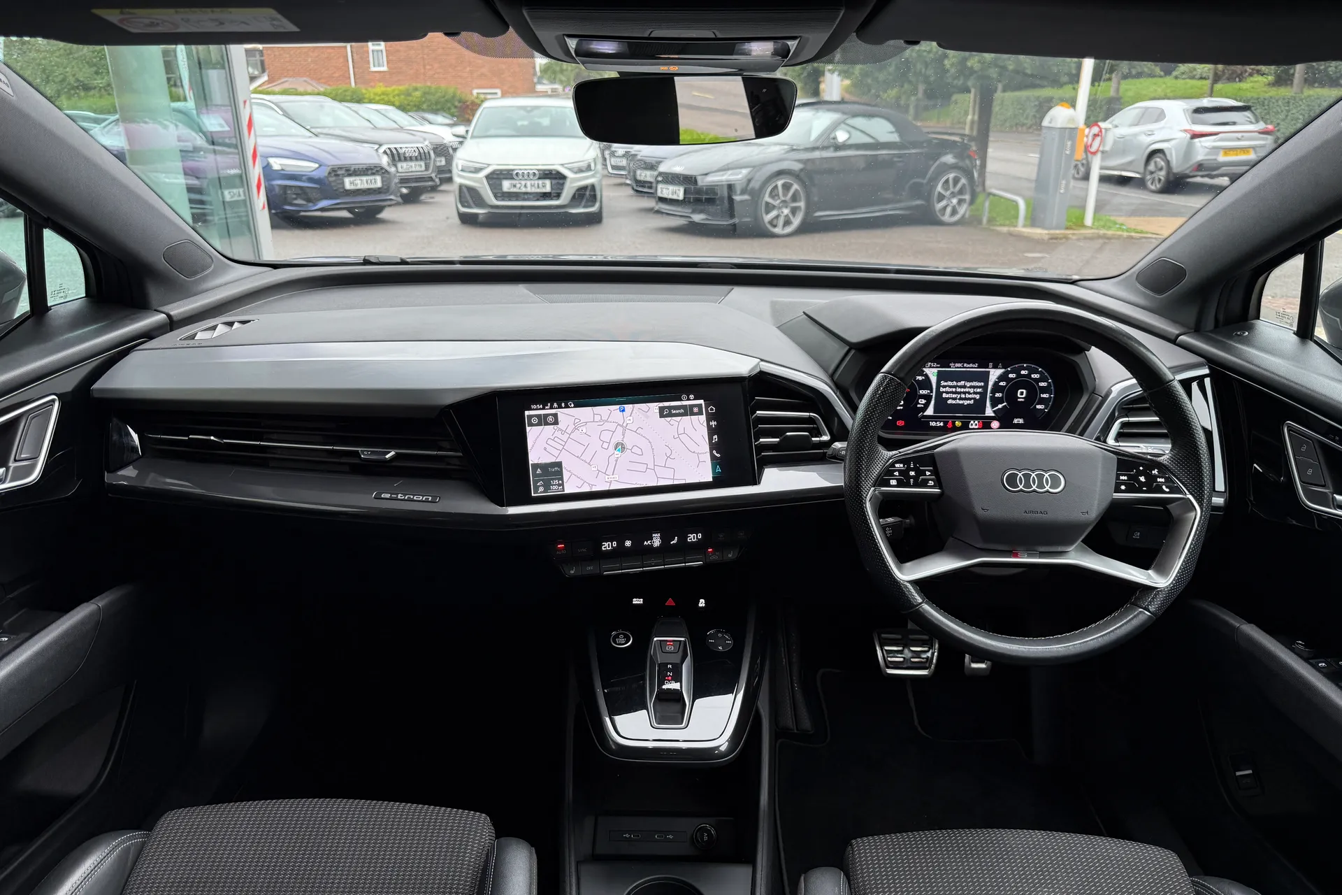 Audi Q4 thumbnail image number 3