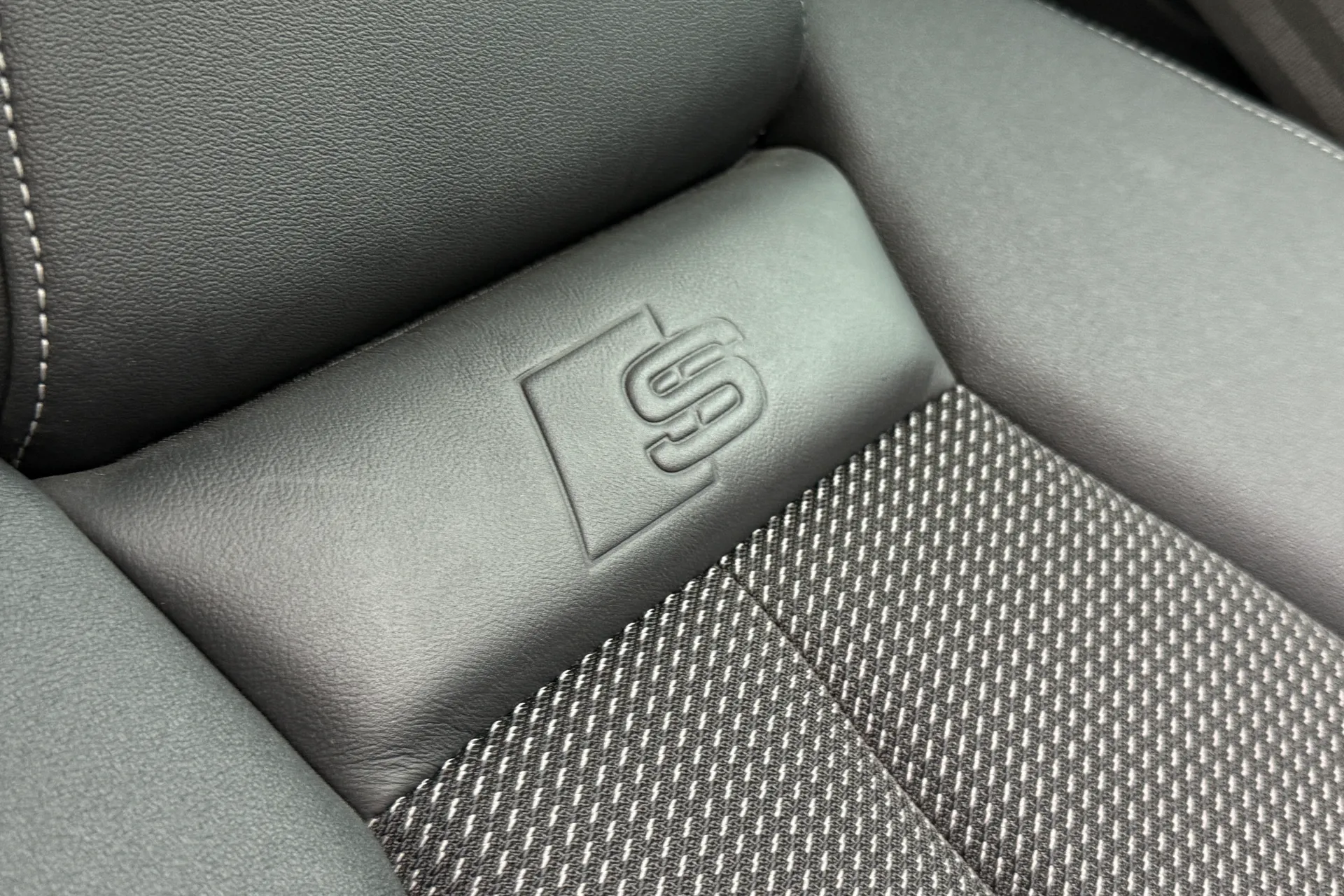 Audi Q4 thumbnail image number 45