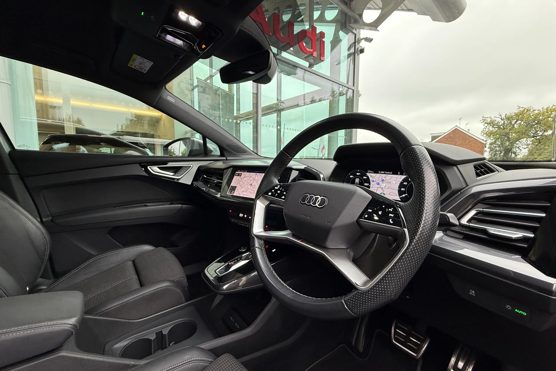 Audi Q4 thumbnail image number 8