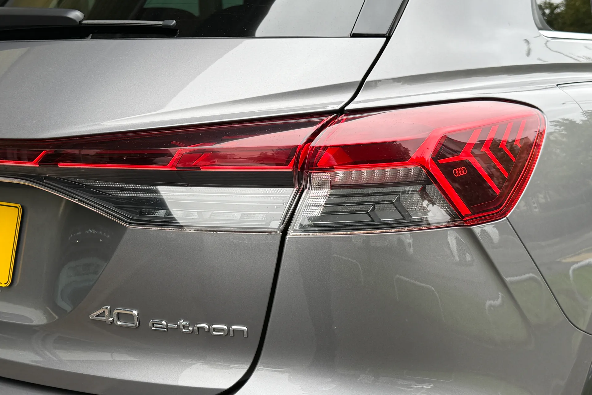 Audi Q4 thumbnail image number 16