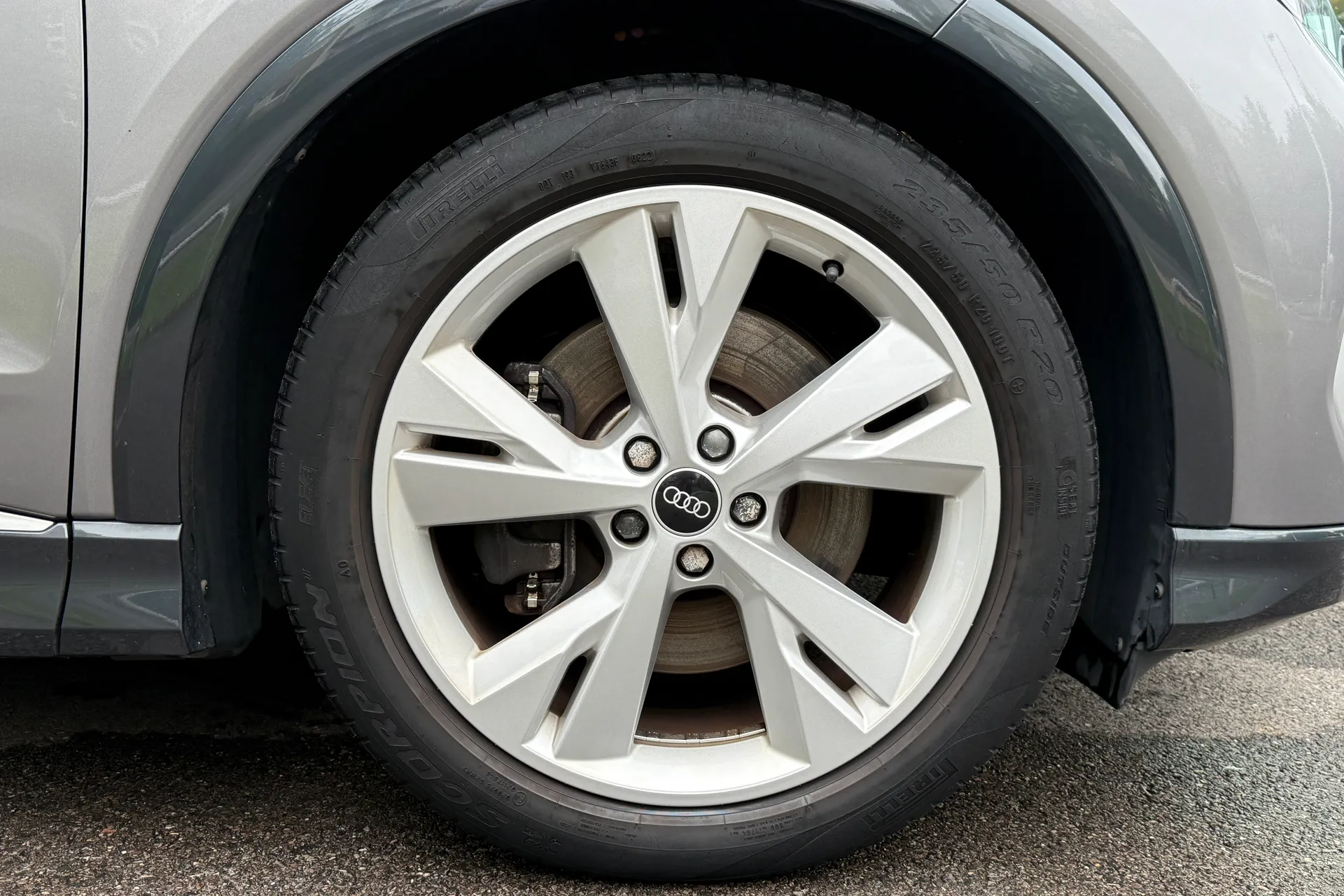 Audi Q4 thumbnail image number 7