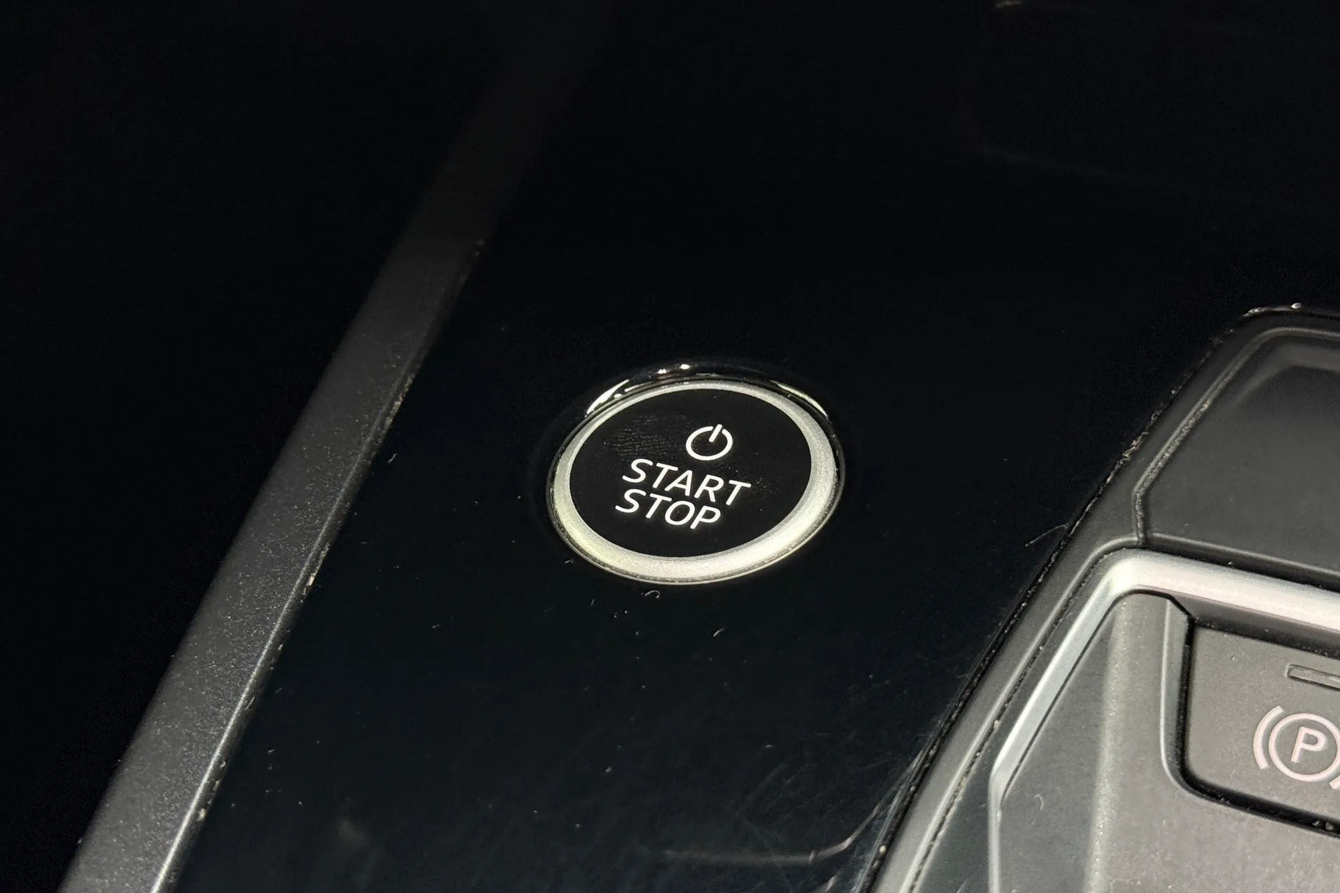 Audi Q4 thumbnail image number 31