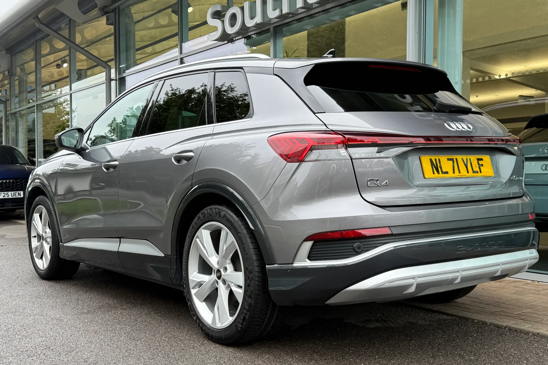 Audi Q4 thumbnail image number 6