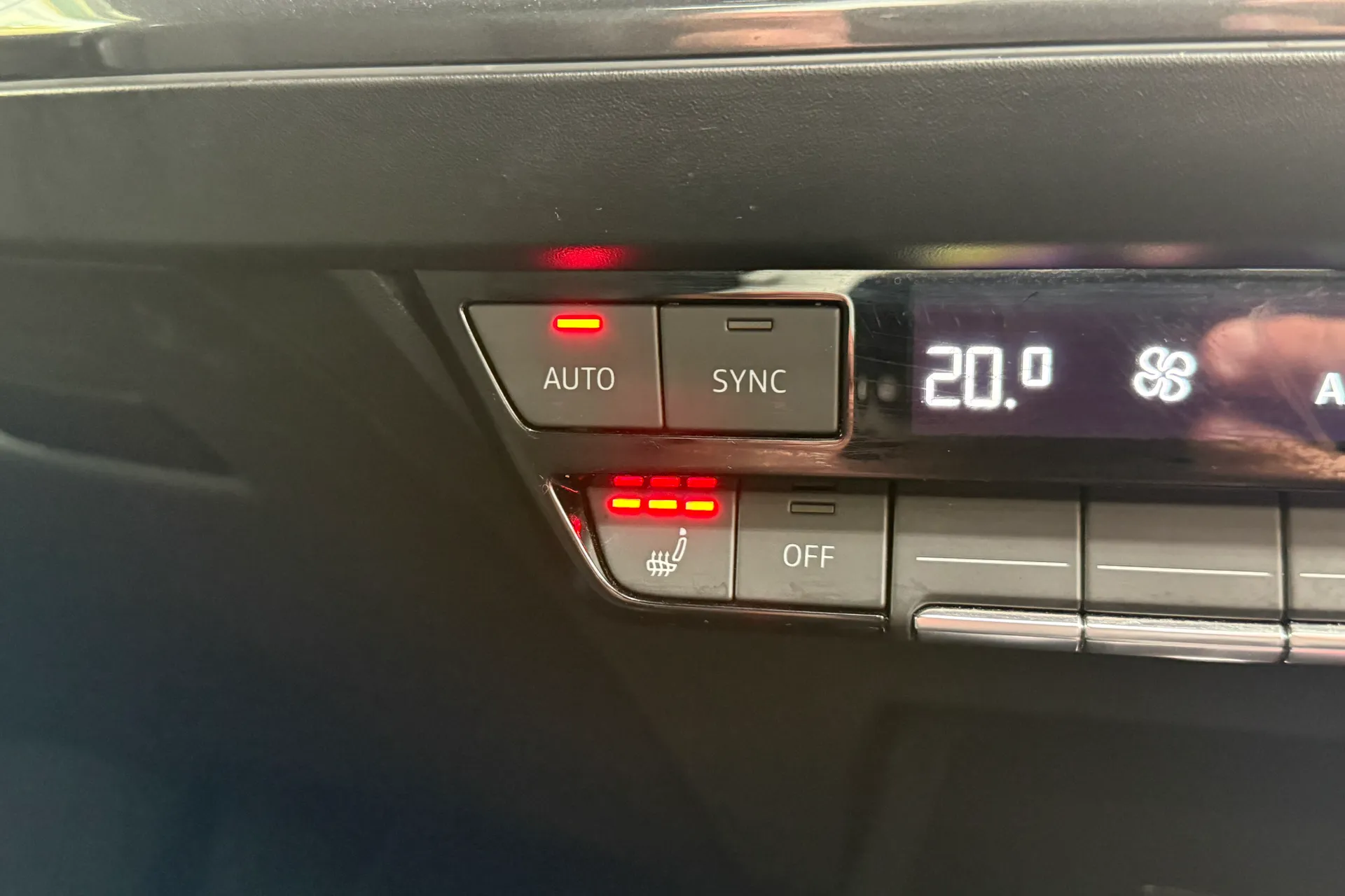 Audi Q4 thumbnail image number 33