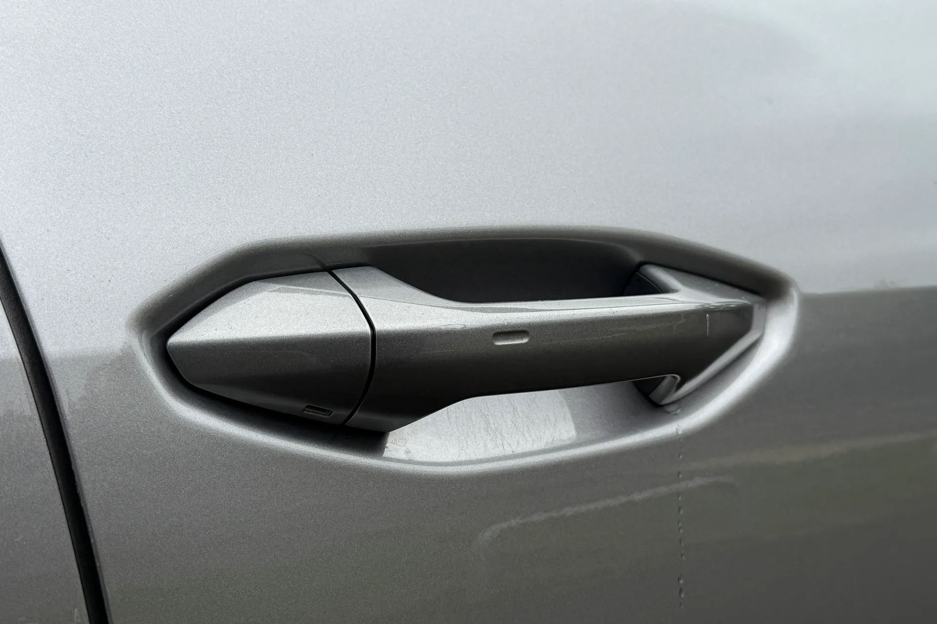 Audi Q4 thumbnail image number 13