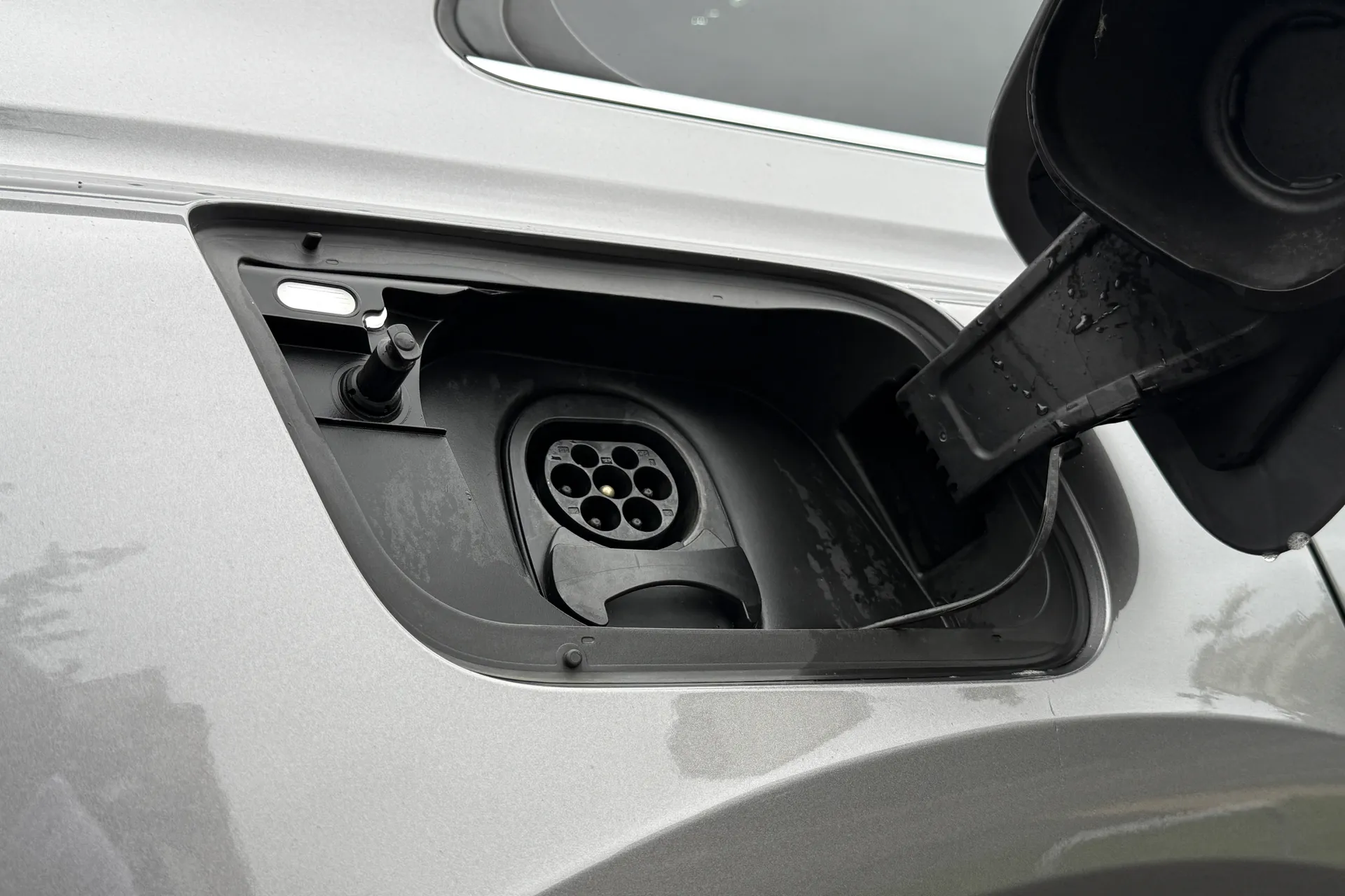 Audi Q4 thumbnail image number 15