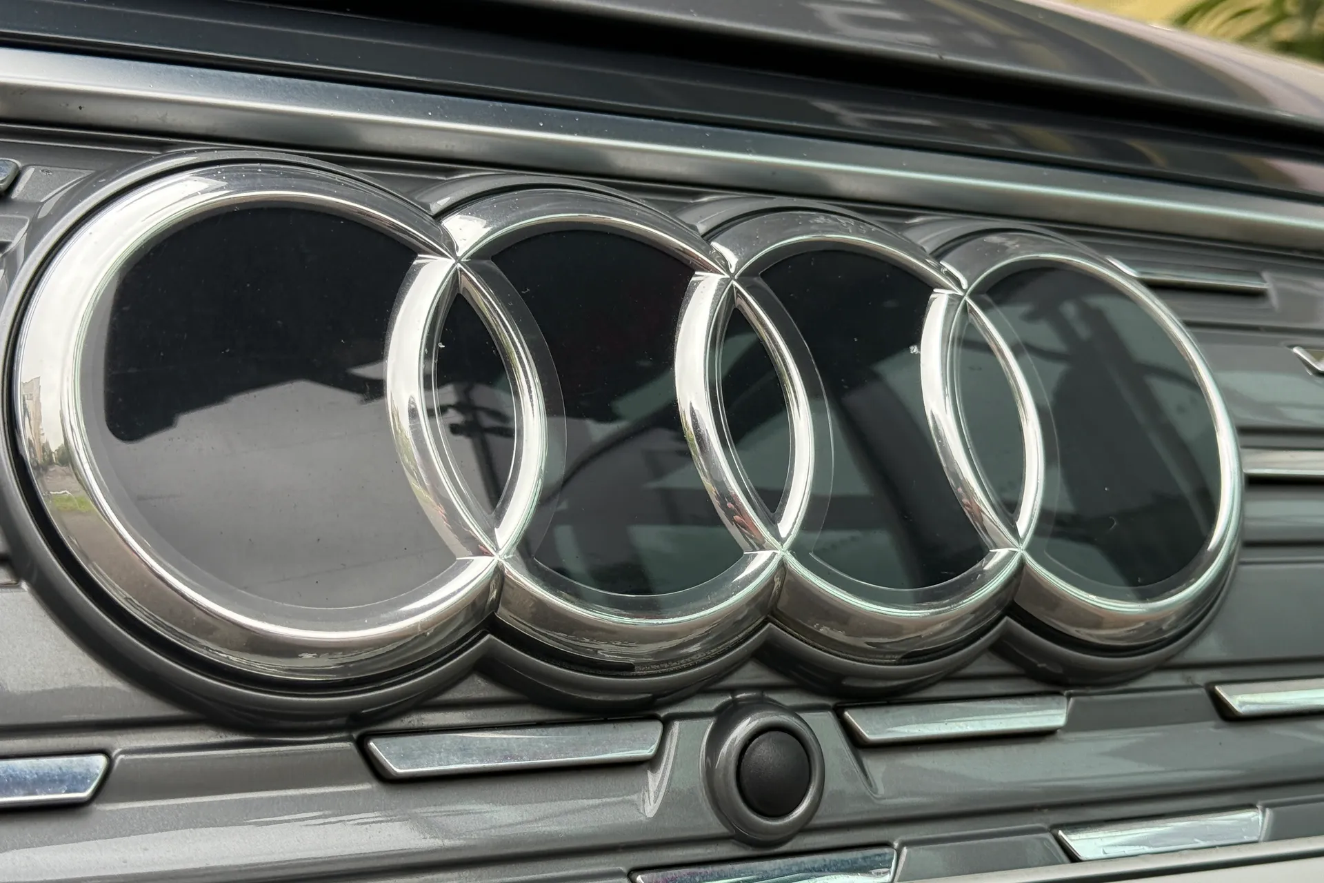 Audi Q4 thumbnail image number 10