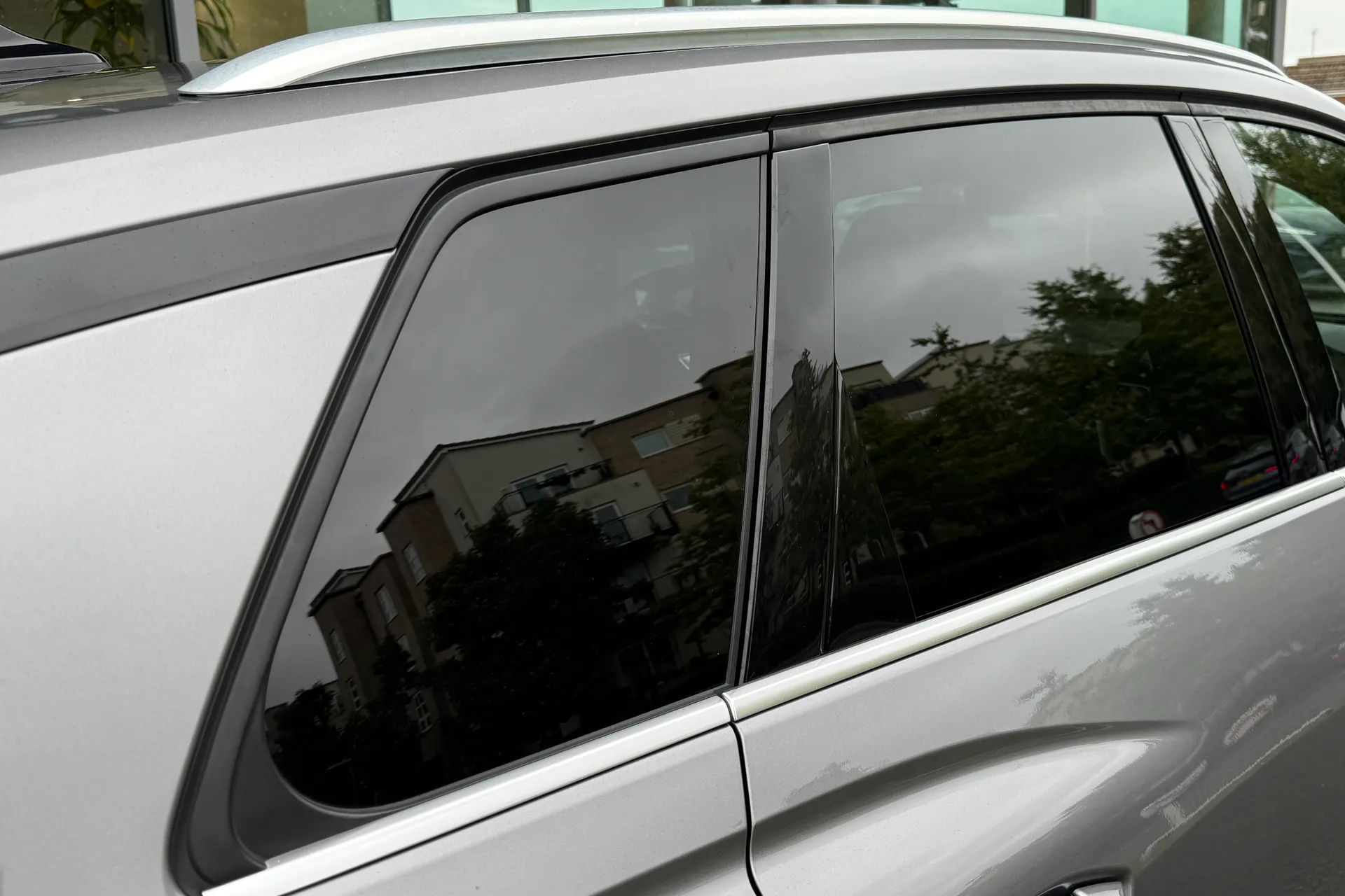 Audi Q4 thumbnail image number 14