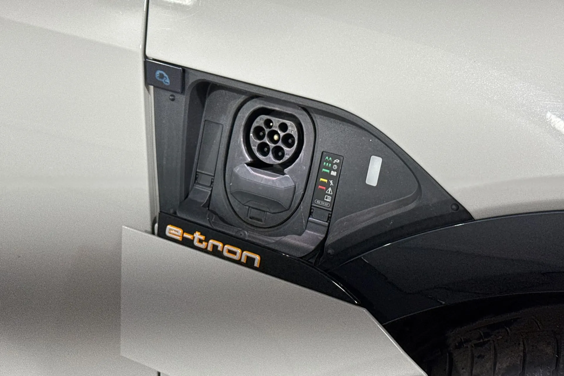 Audi E-Tron thumbnail image number 17
