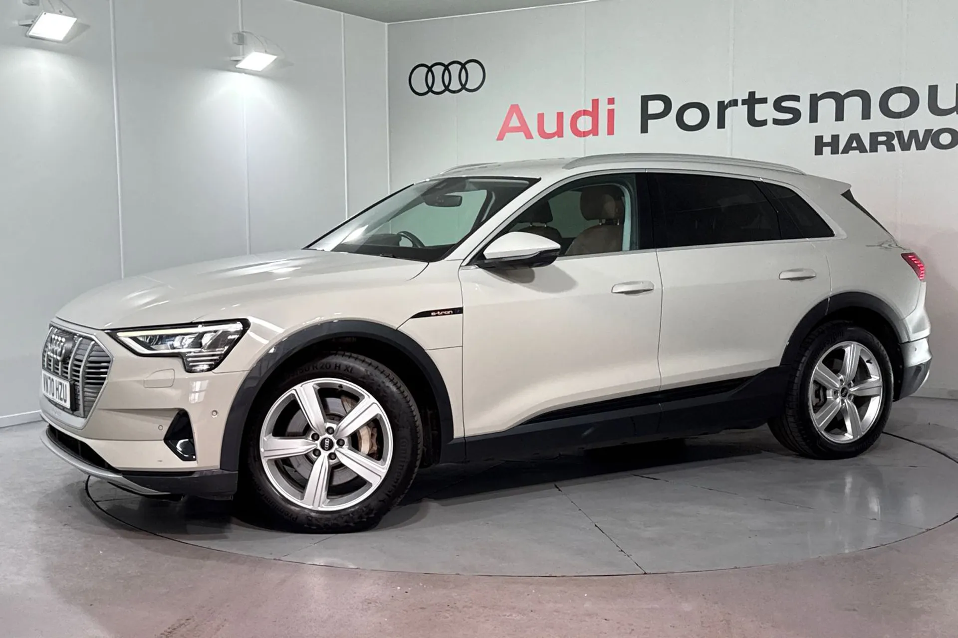 Audi E-Tron thumbnail image number 5