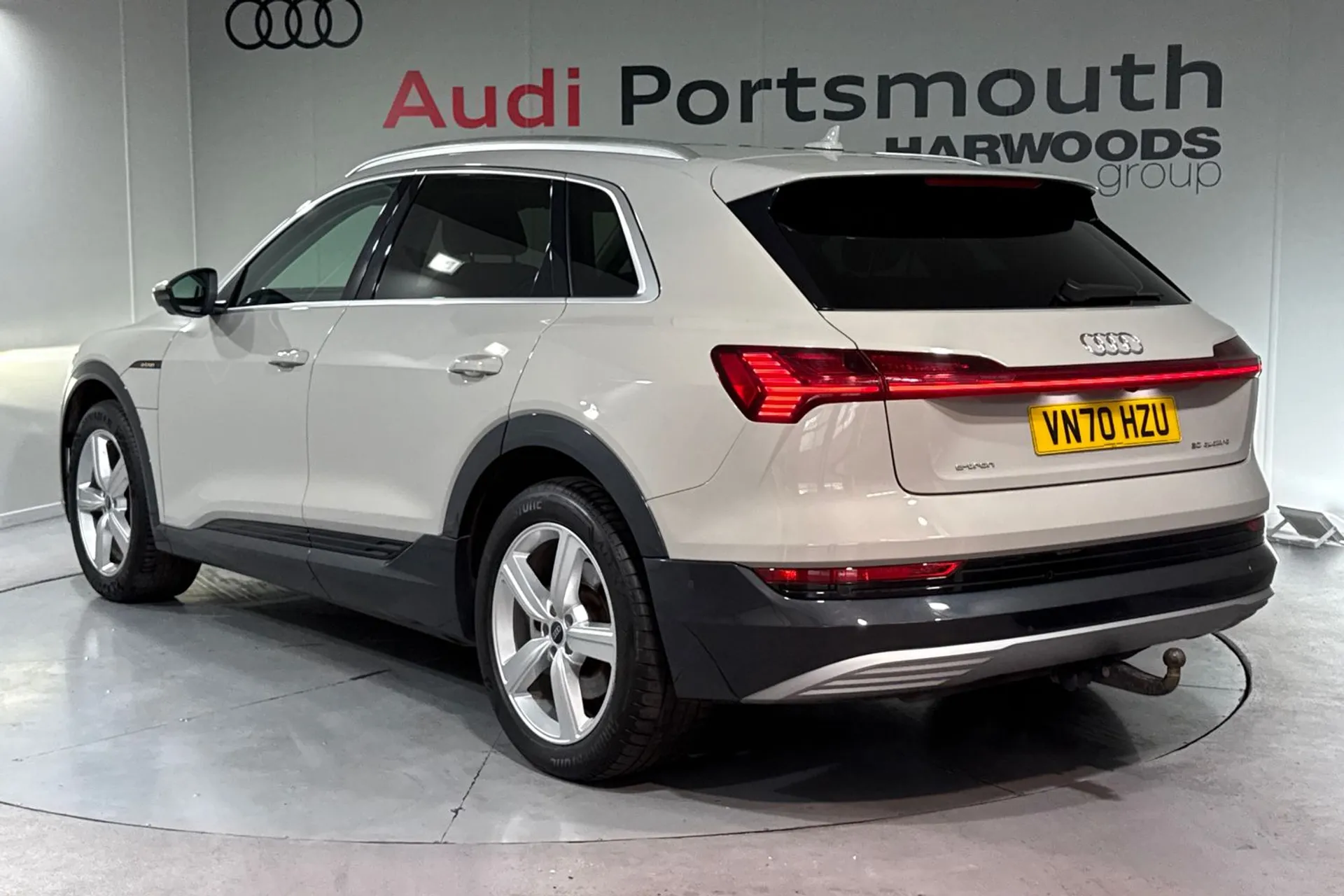 Audi E-Tron thumbnail image number 7