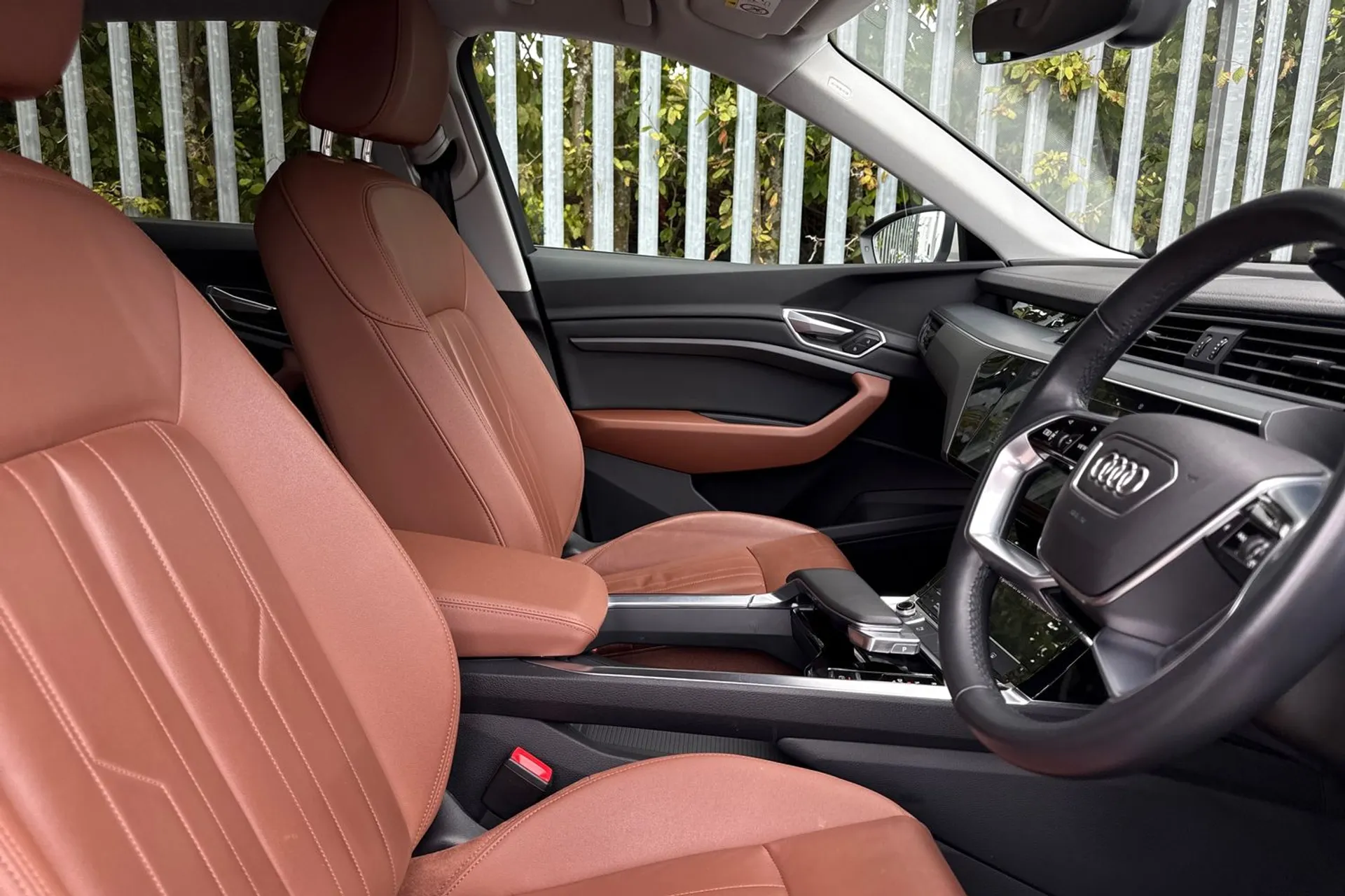 Audi E-Tron thumbnail image number 24