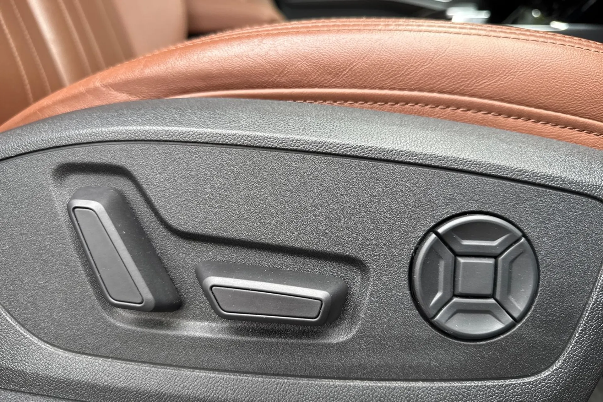 Audi E-Tron thumbnail image number 27