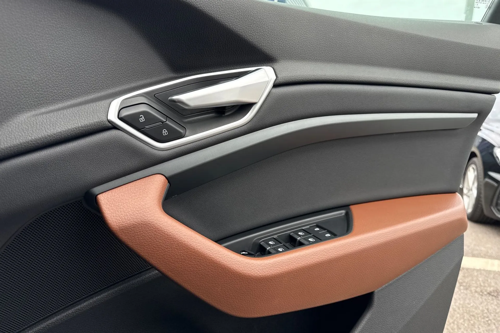 Audi E-Tron thumbnail image number 43